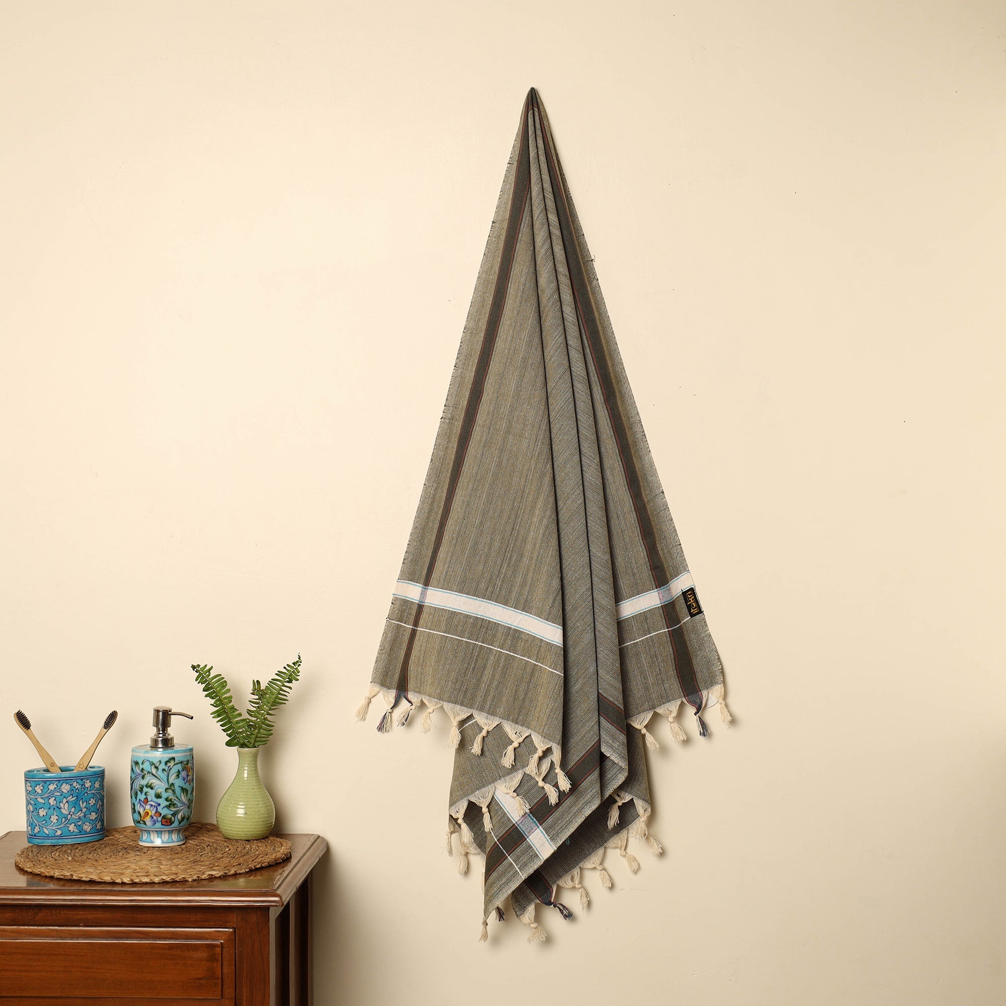 GWALIOR HANDLOOMS Brown - Handloom Fine Cotton Plain Bath Towel 77