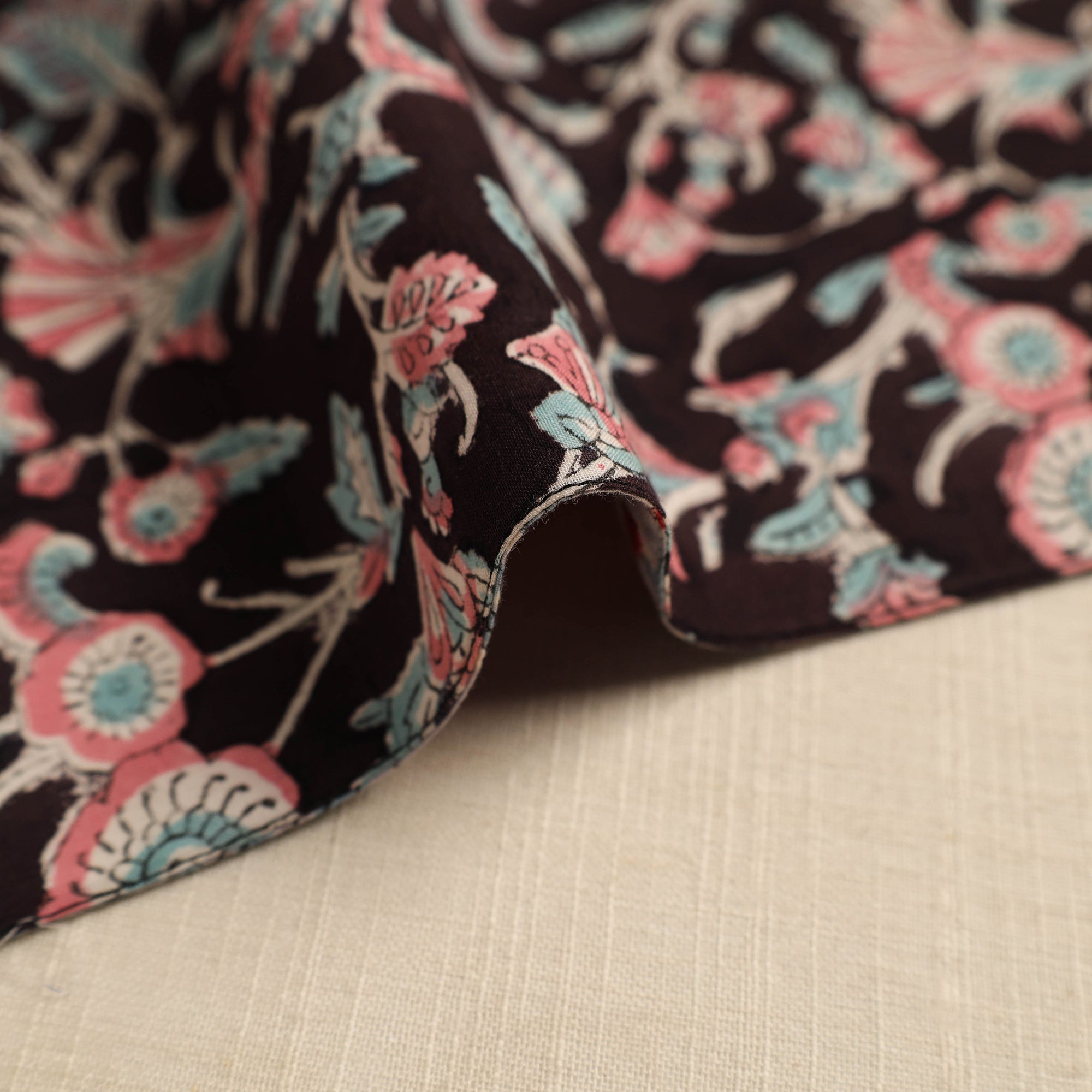 NOORI BAZAR Black - Floral Print Cotton Reversible Table Mat 28 - view 3