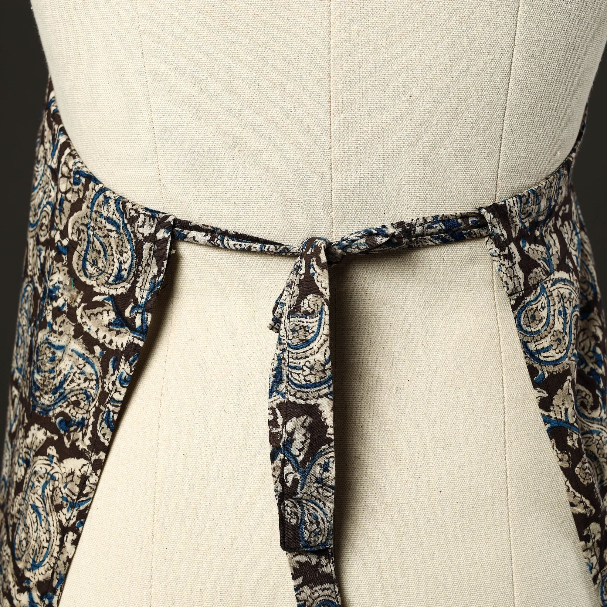 JALPARI Black - Kalamkari Block Print Cotton Apron with Pocket 34 - view 5