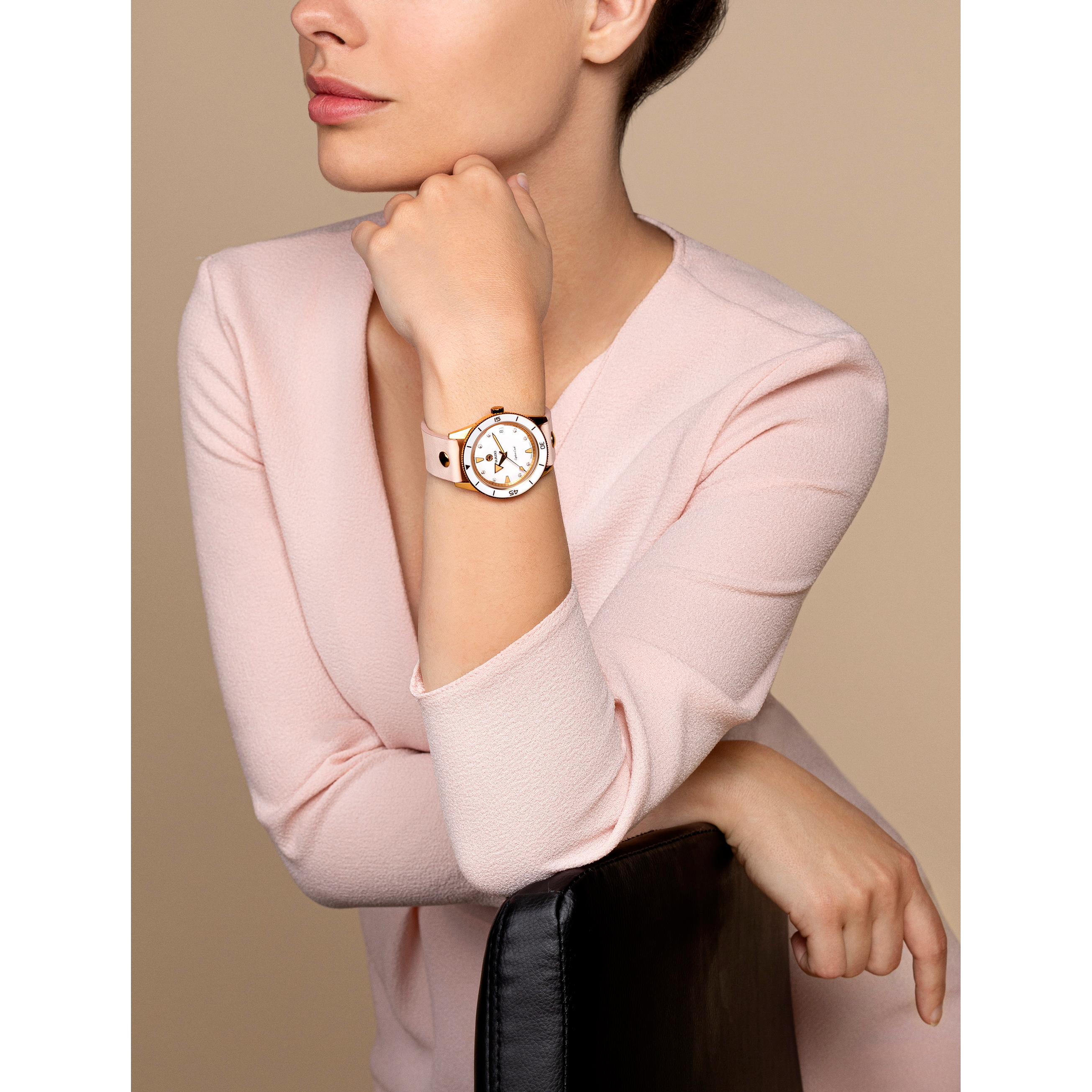 Rado Captain Cook White Dial Women 37mm - view 3