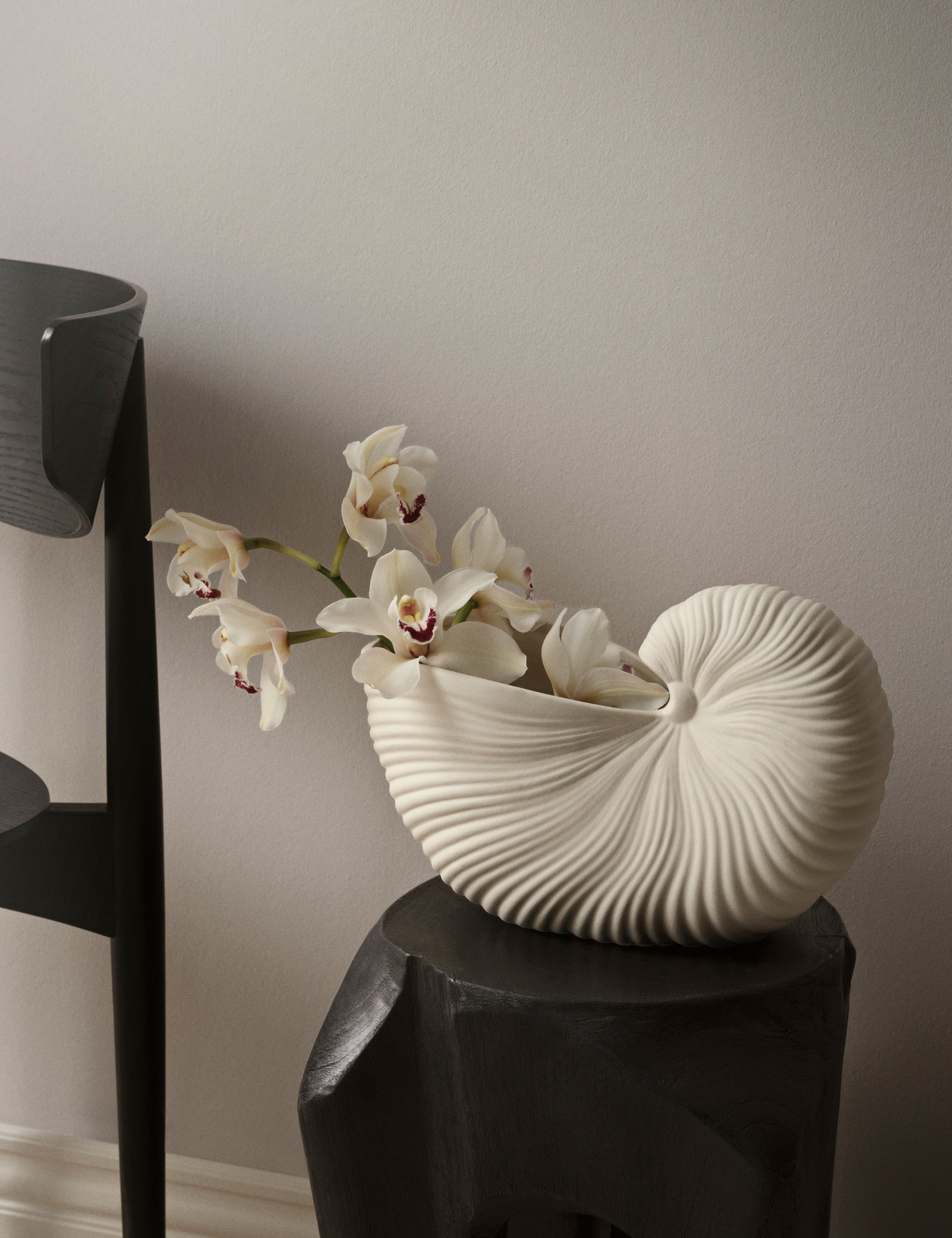 Lulu and Georgia Shell Pot by Ferm Living – Off-White - view 2
