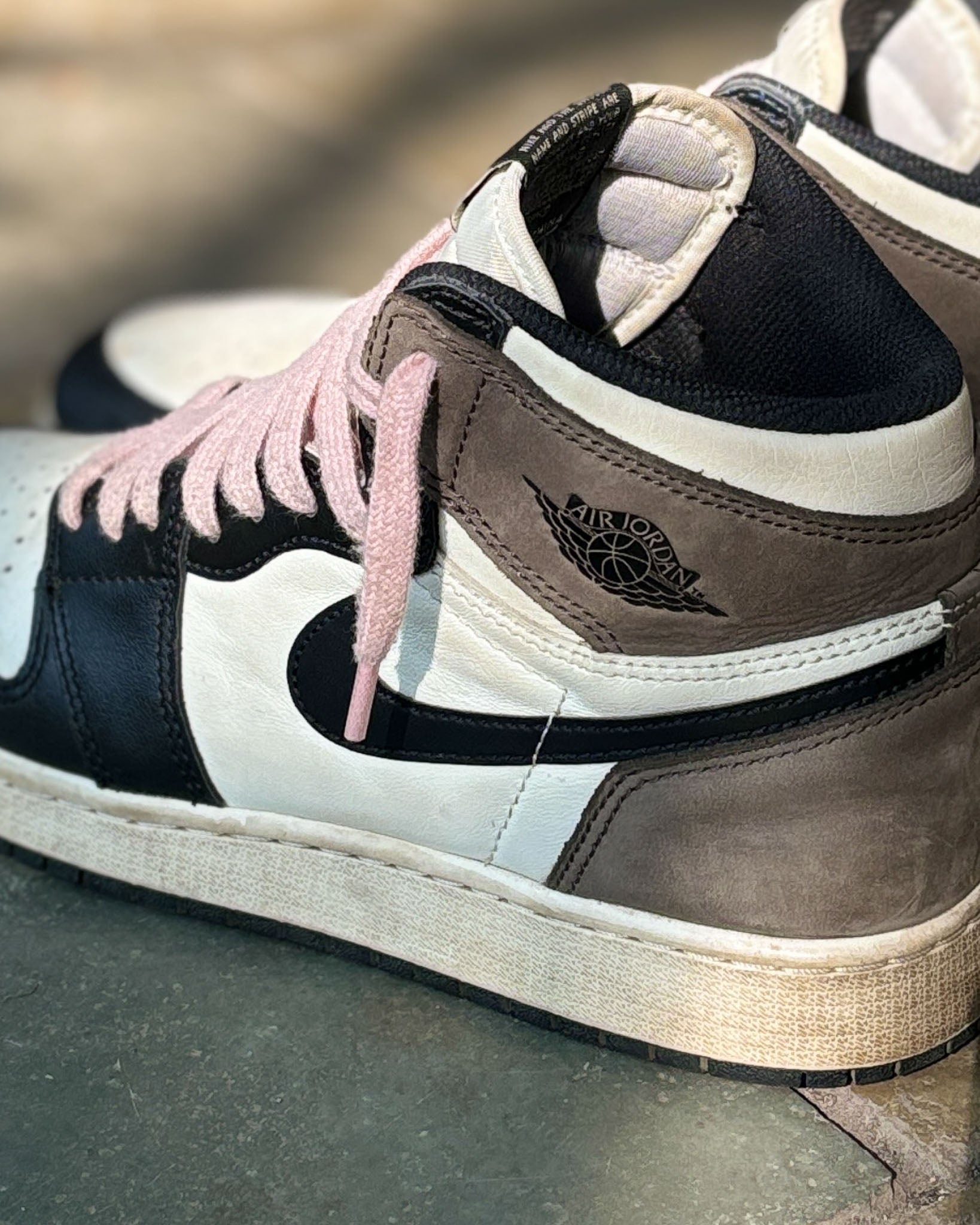 Nike Air Jordan 1 Retro High Dark Mocha - view 2
