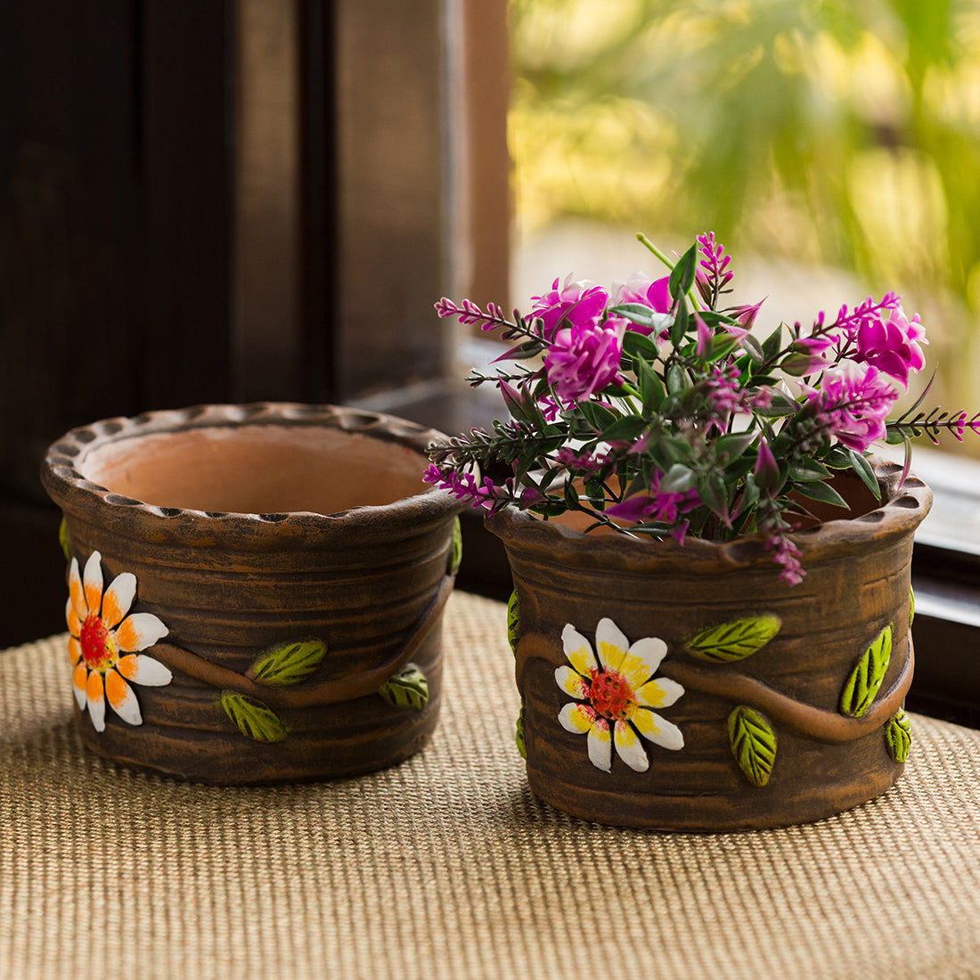 Handmade handpainted terracotta – EXCLUSIVELANE 'Mud Blossom Pair' Handmade & Handpainted Terracotta Planter Pots (4 Inch, Set of 2)