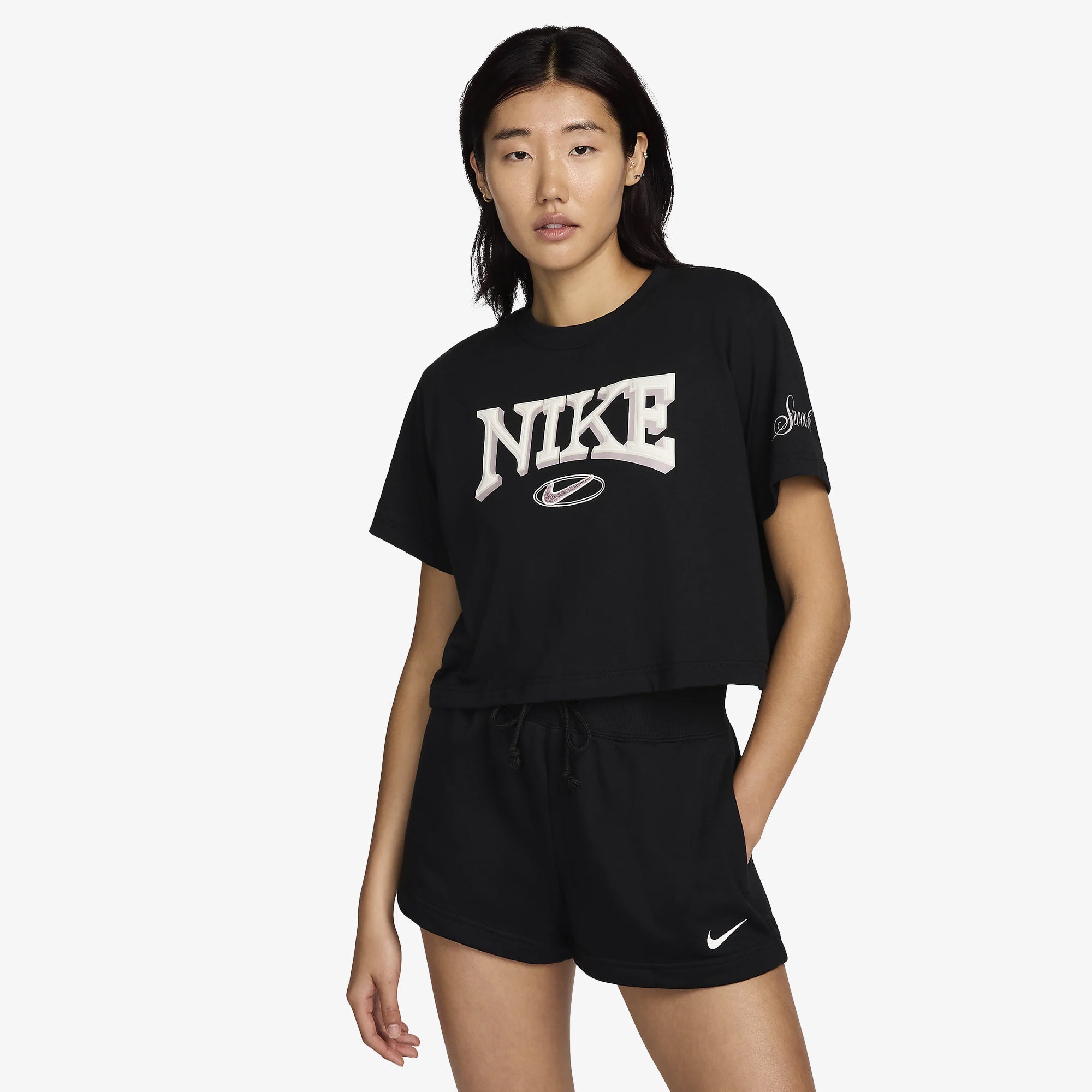 Nike | Loose Short-sleeve Cropped T-shirt { Black