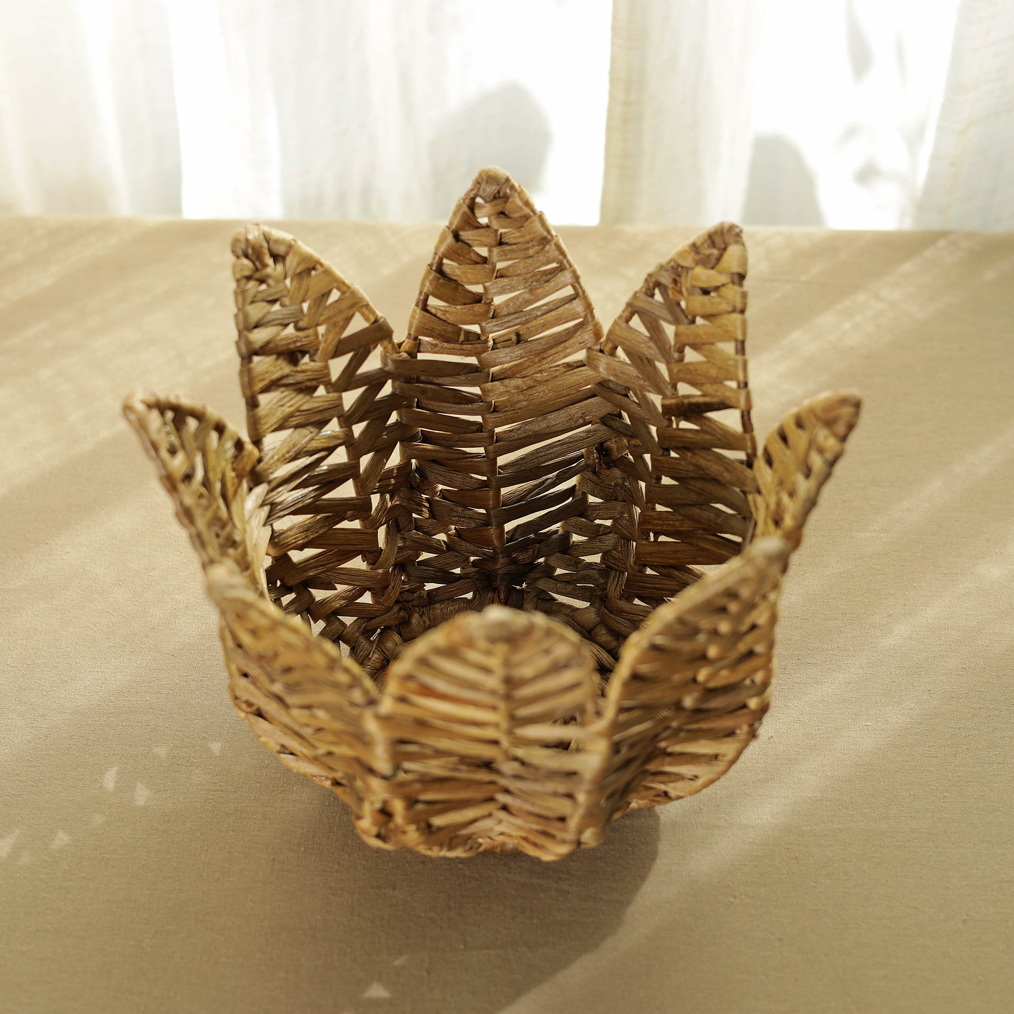 ASAMA Brown - lotus Shape Handmade Water Hyacinth Basket 01 - view 2