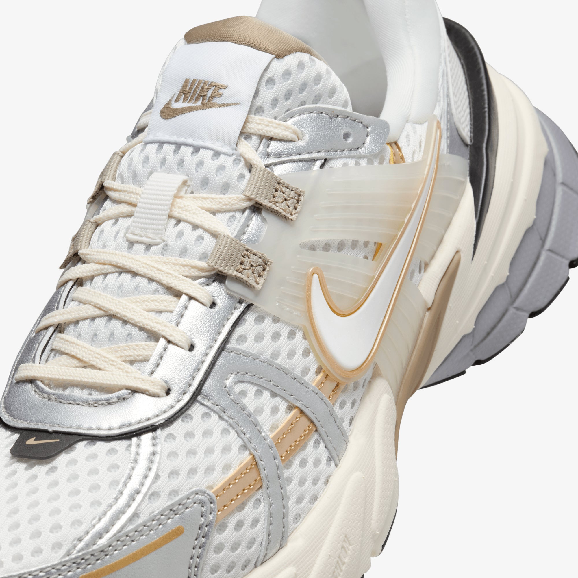 Nike | V2k Run { White/white-khaki-metallic Silver - view 6