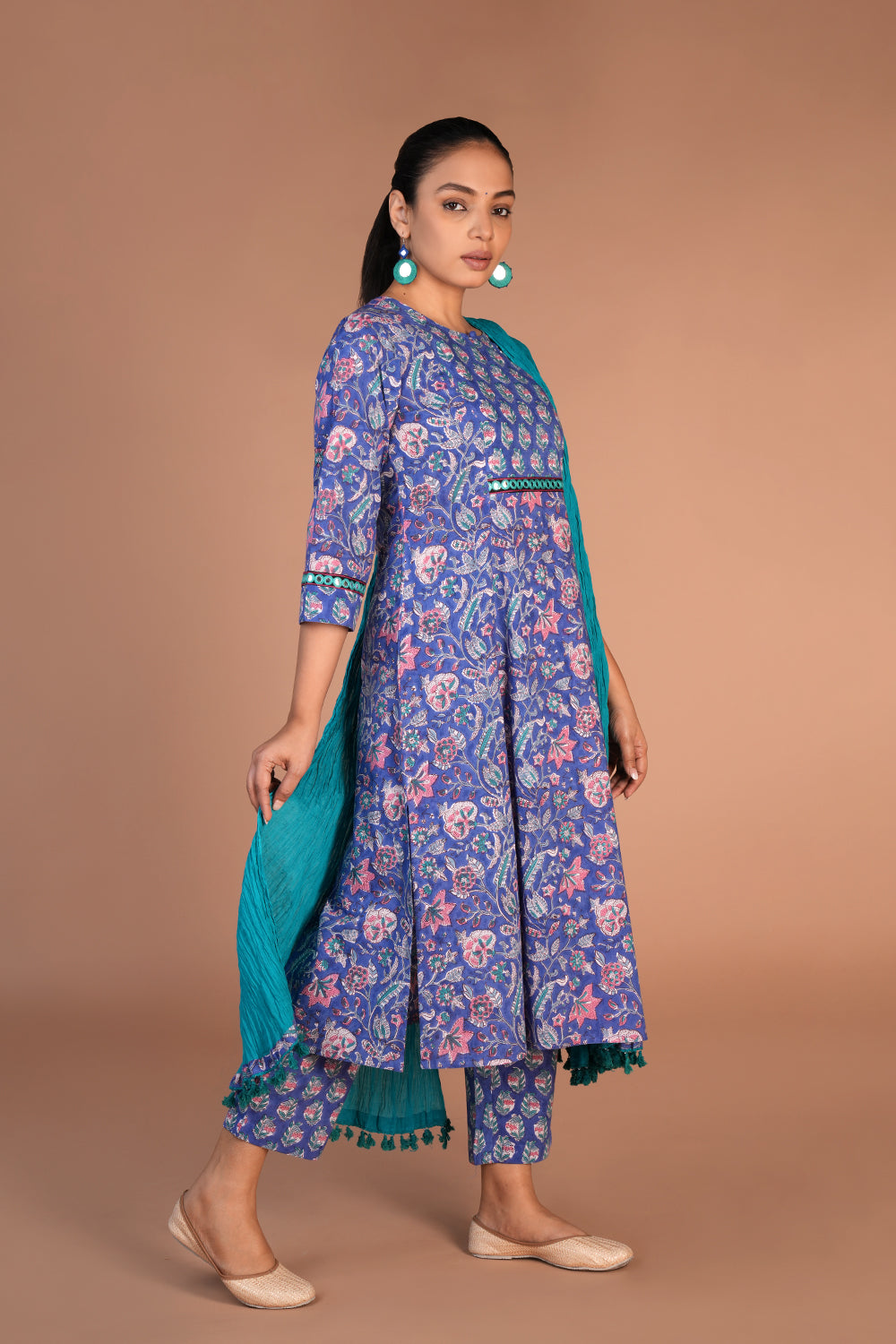 Kalanjali Ethnics Floral block printed kurta, pants and dupatta set - view 2