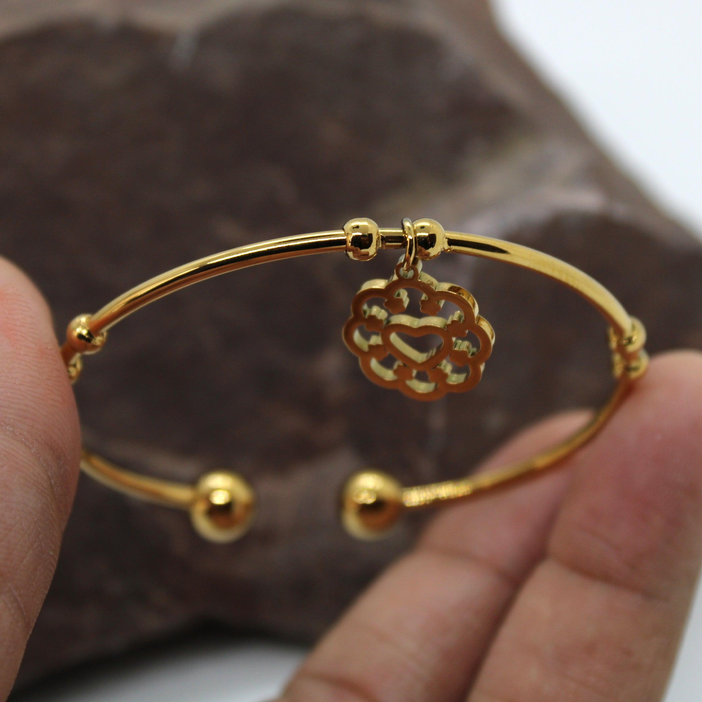 Branta Royal Gold hanging heart Premium Bracelet For Women