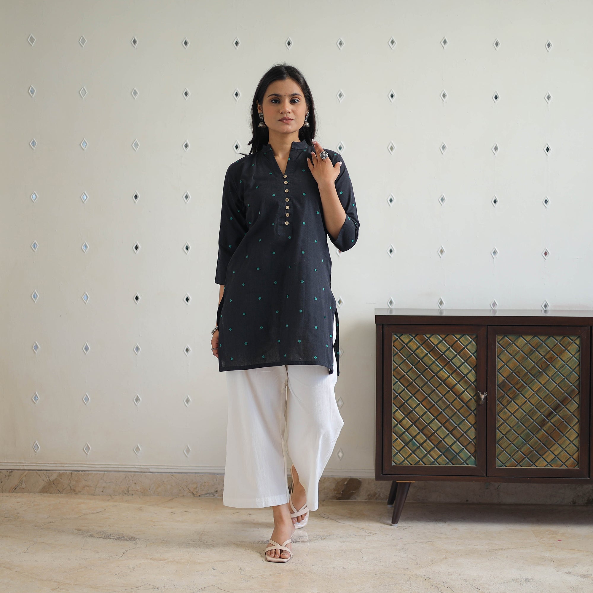 ITOKRI CASUALS Black - Pure Cotton Short Jacquard Kurta 03 - view 2