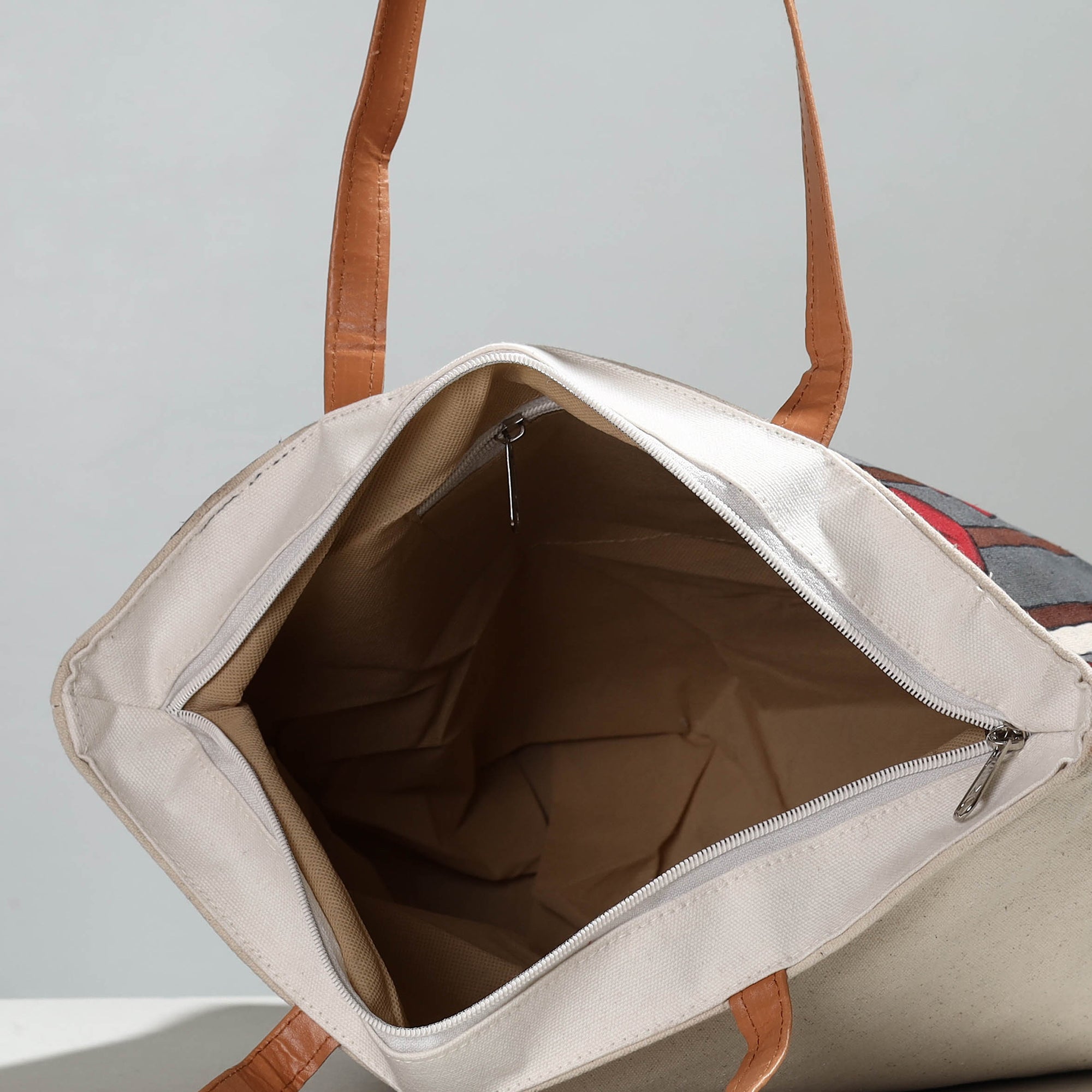KHUSHBASH - HAPPY LOOM OF EAST Beige - Red Flower - Handpainted Canvas Cotton Shoulder Bag 01 - view 4