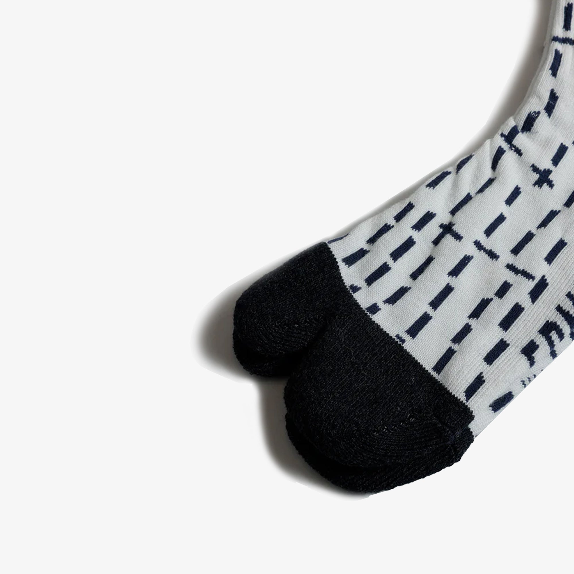 Fdmtl | Tabi Socks { White - view 3