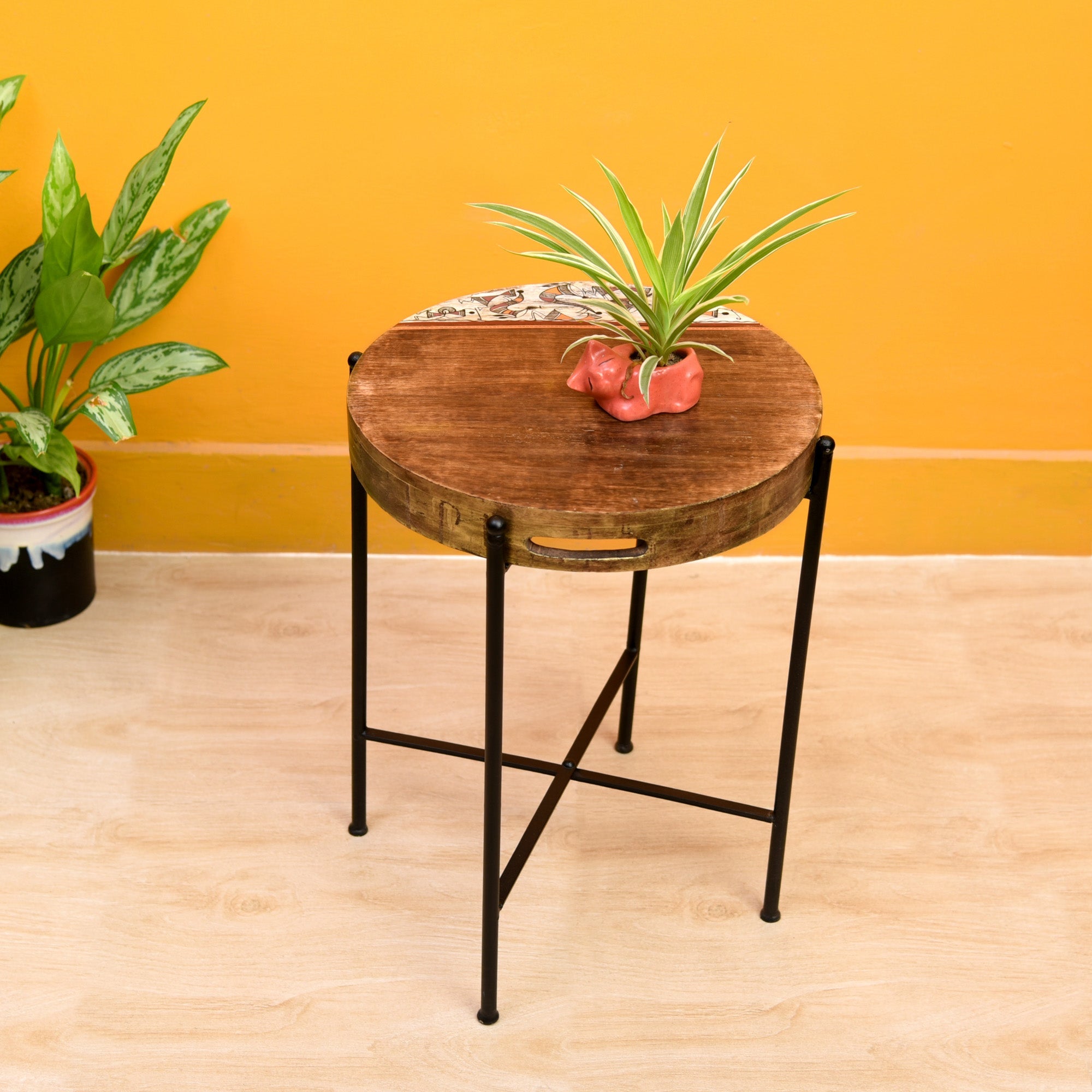 ART CREATIONS BY SUMAN SONTHALIA Brown - Round Tray with Cross Folding Stand Handpainted with Tribal Art (14x14x19)