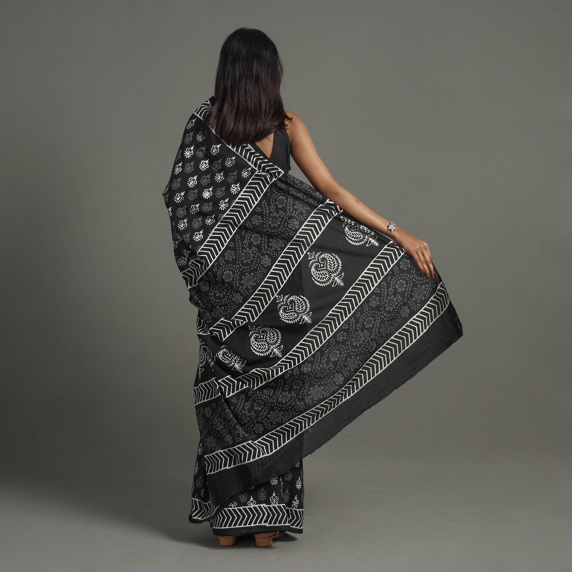 ITOKRI CRAFTS INITIATIVE Black - Natural Dyed Cotton Bagru Print Saree 16 - view 6