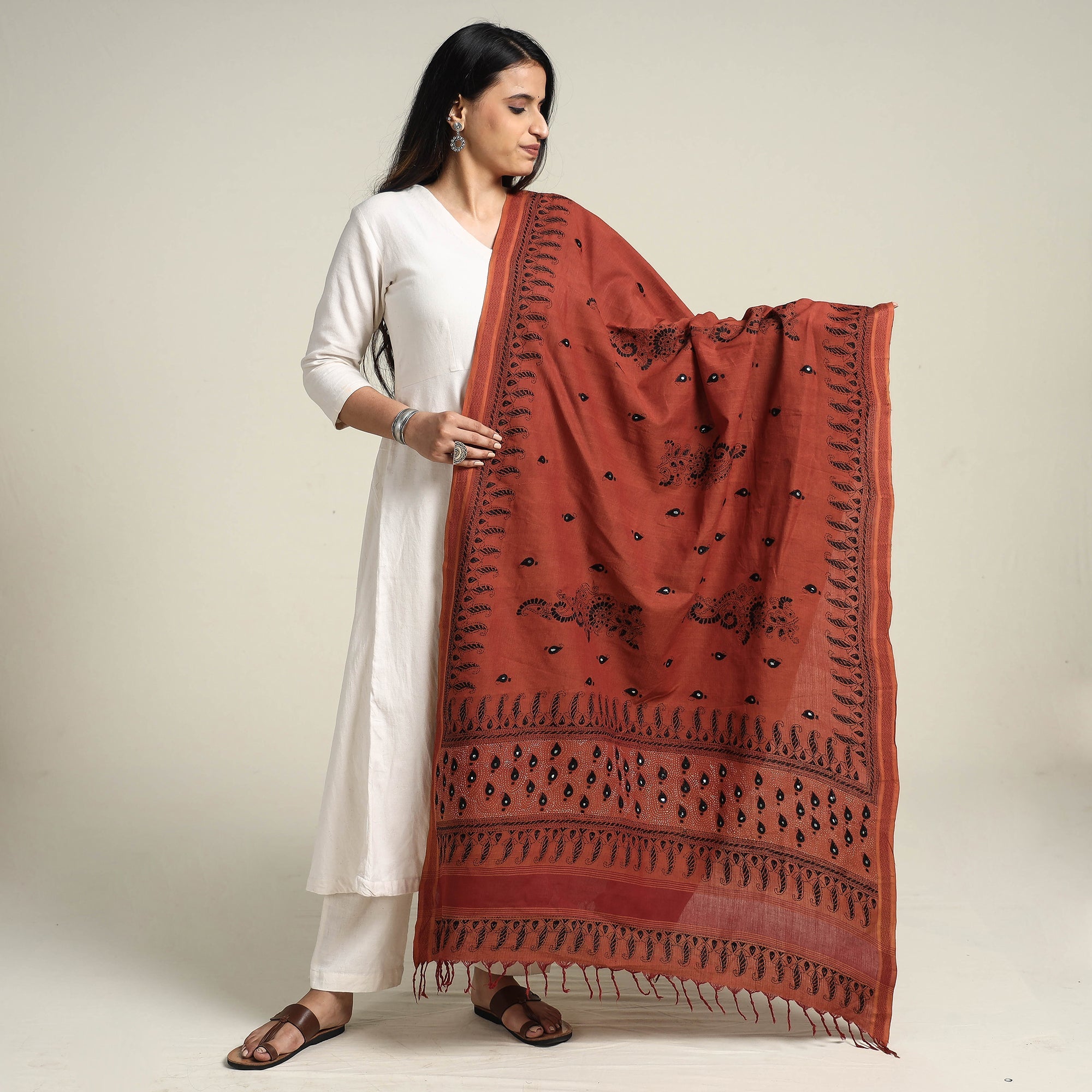 KHUSHBASH - HAPPY LOOM OF EAST Brown - Bengal Kantha Embroidered Cotton Handloom Dupatta