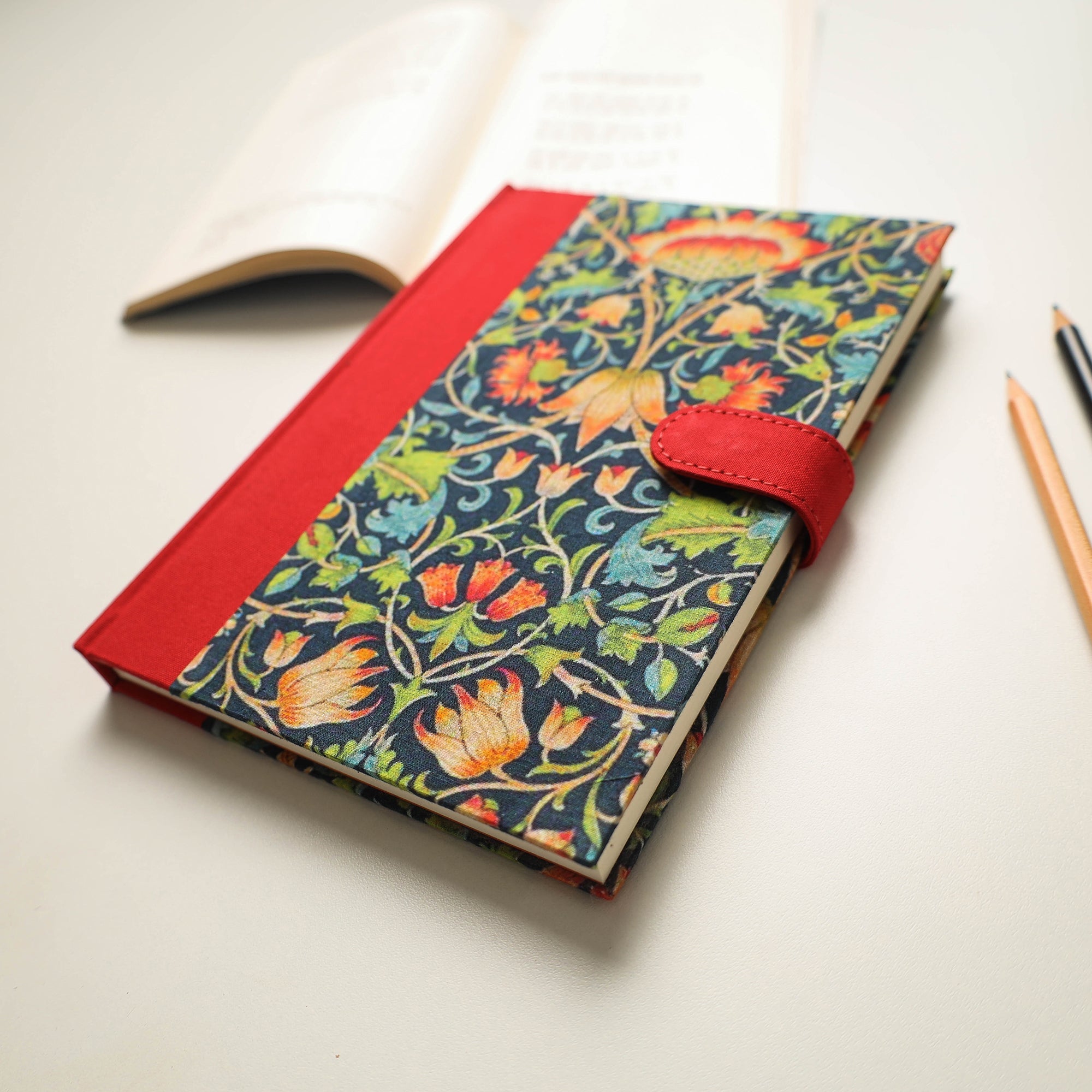 SUKRITI INPRINT Black - Floral Printed Handmade Magnetic Closure Notebook (8 x 6 in) - view 2