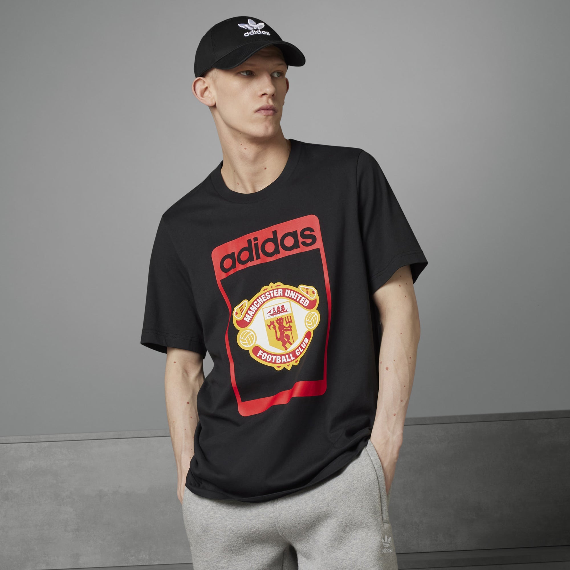 Adidas Originals | MANCHESTER UNITED OG GRAPHIC TEE { BLACK