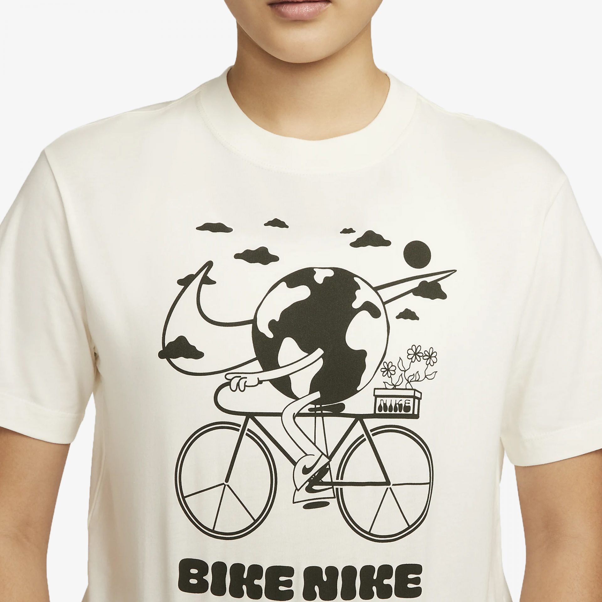 Nike | SPORTSWEAR EARTH DAY T-SHIRT { SAIL