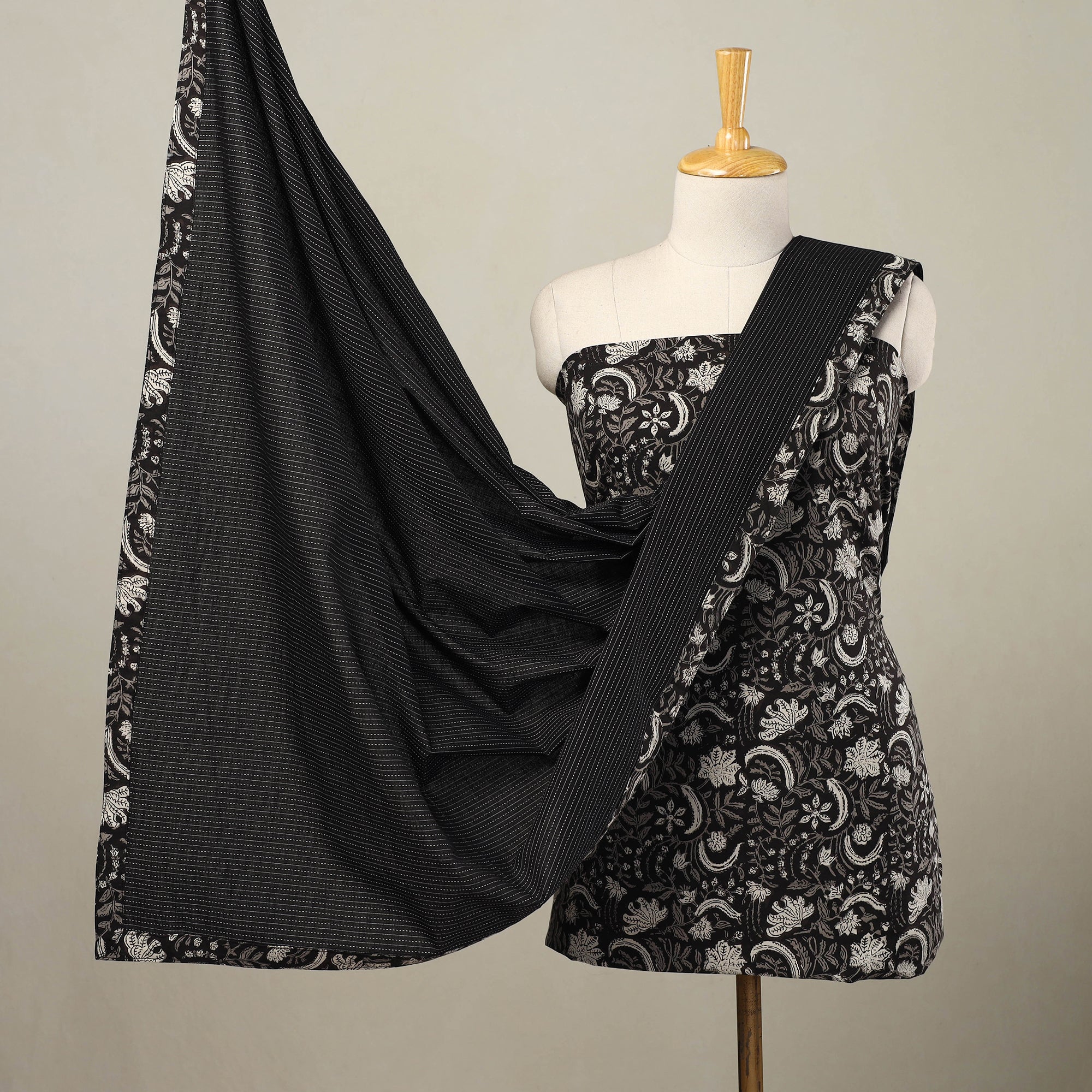 NOORI BAZAR Black - 3pc Cotton Bagru Print Kurta with Plain Dupatta 07