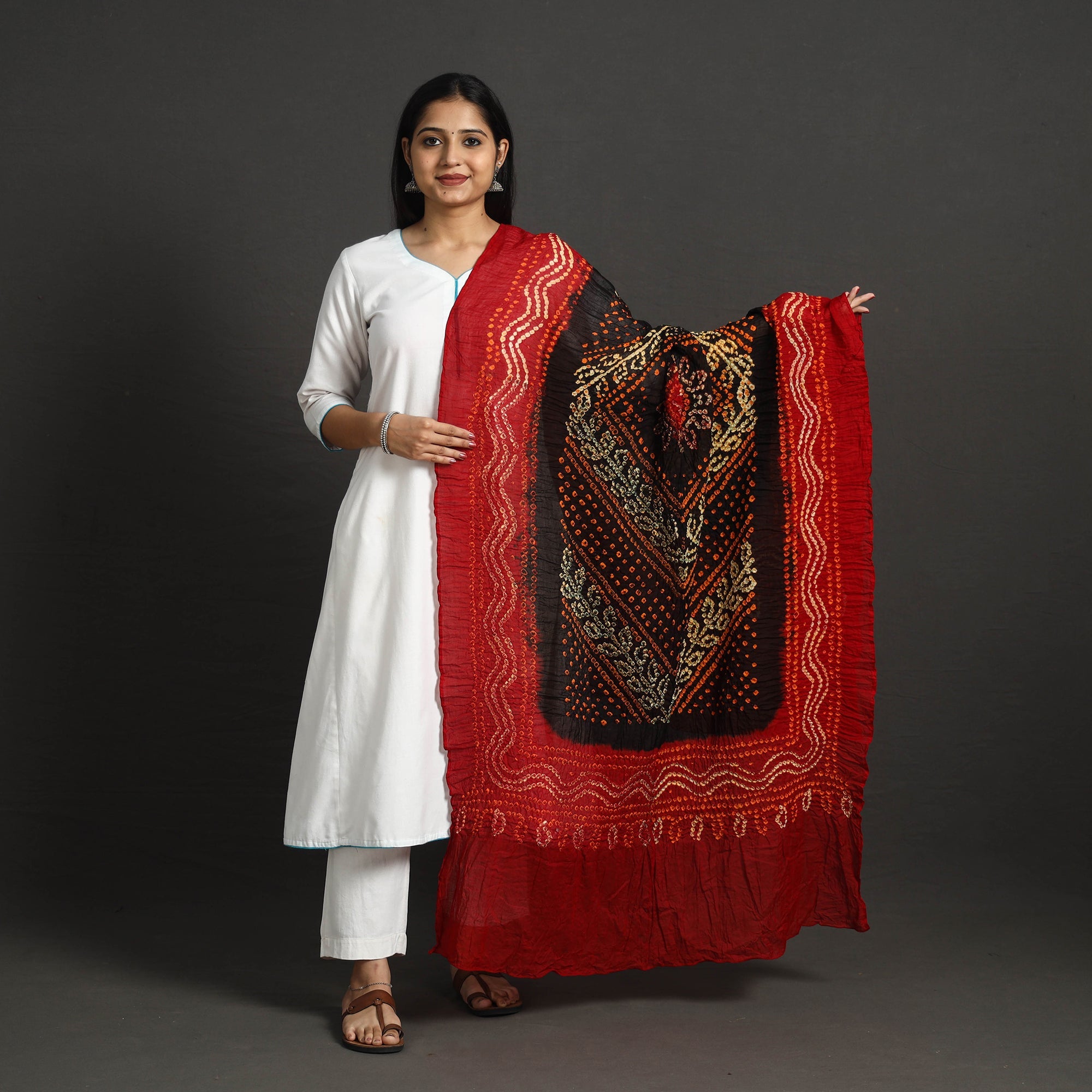 KACHCHH JI CHHAAP Kutch Tie-Dye Cotton Bandhani Dupatta 01