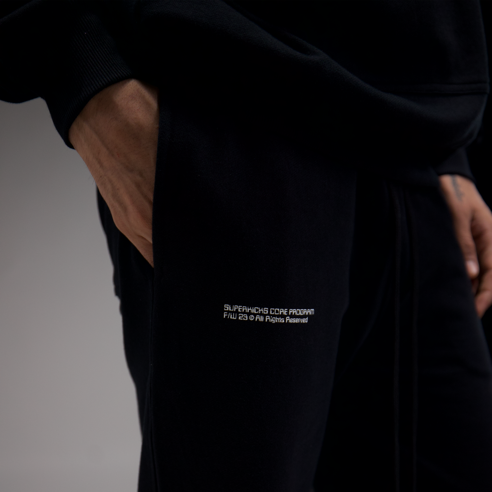 Superkicks | CORE 3.0 UNISEX SWEATPANT “BLACK” - view 2