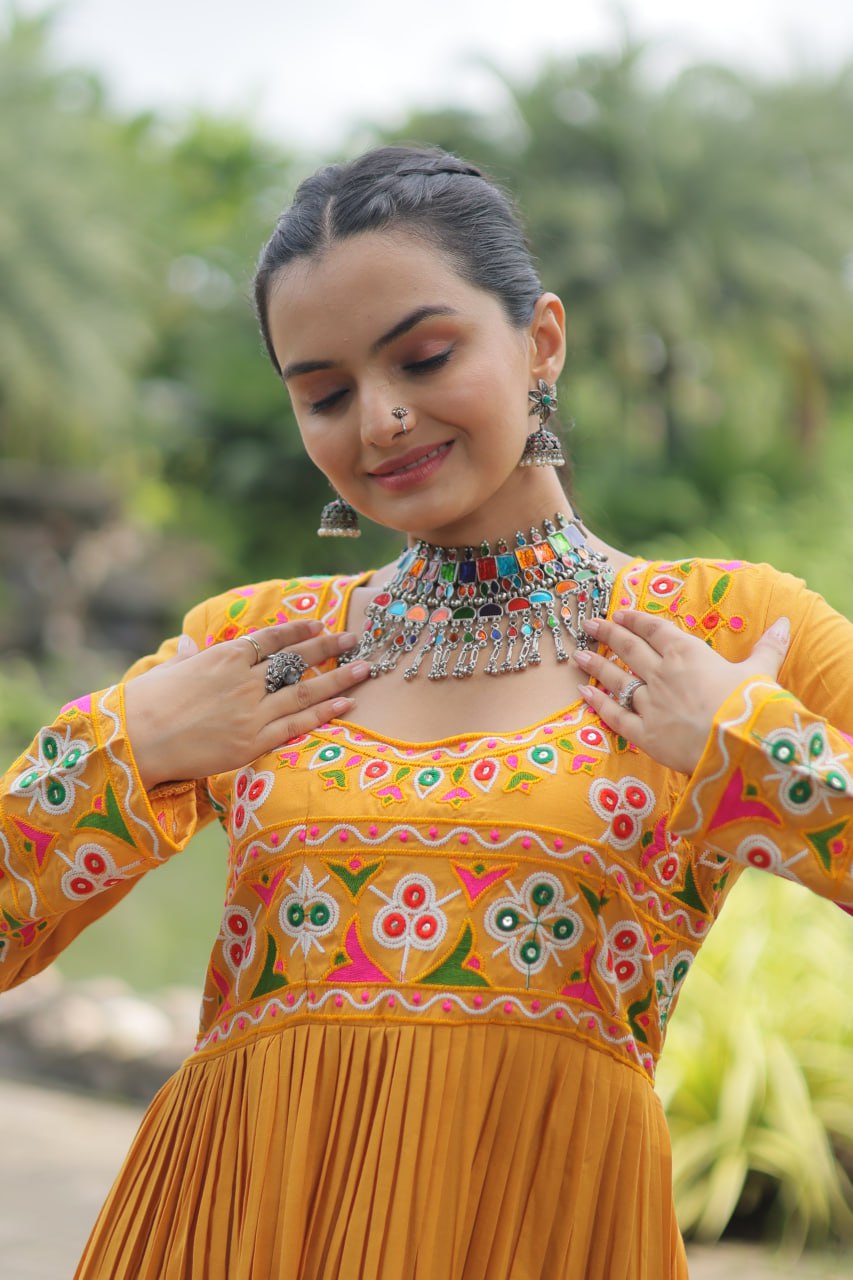 ClothsVilla Yellow Designer Printed Kurti – Women's - view 5