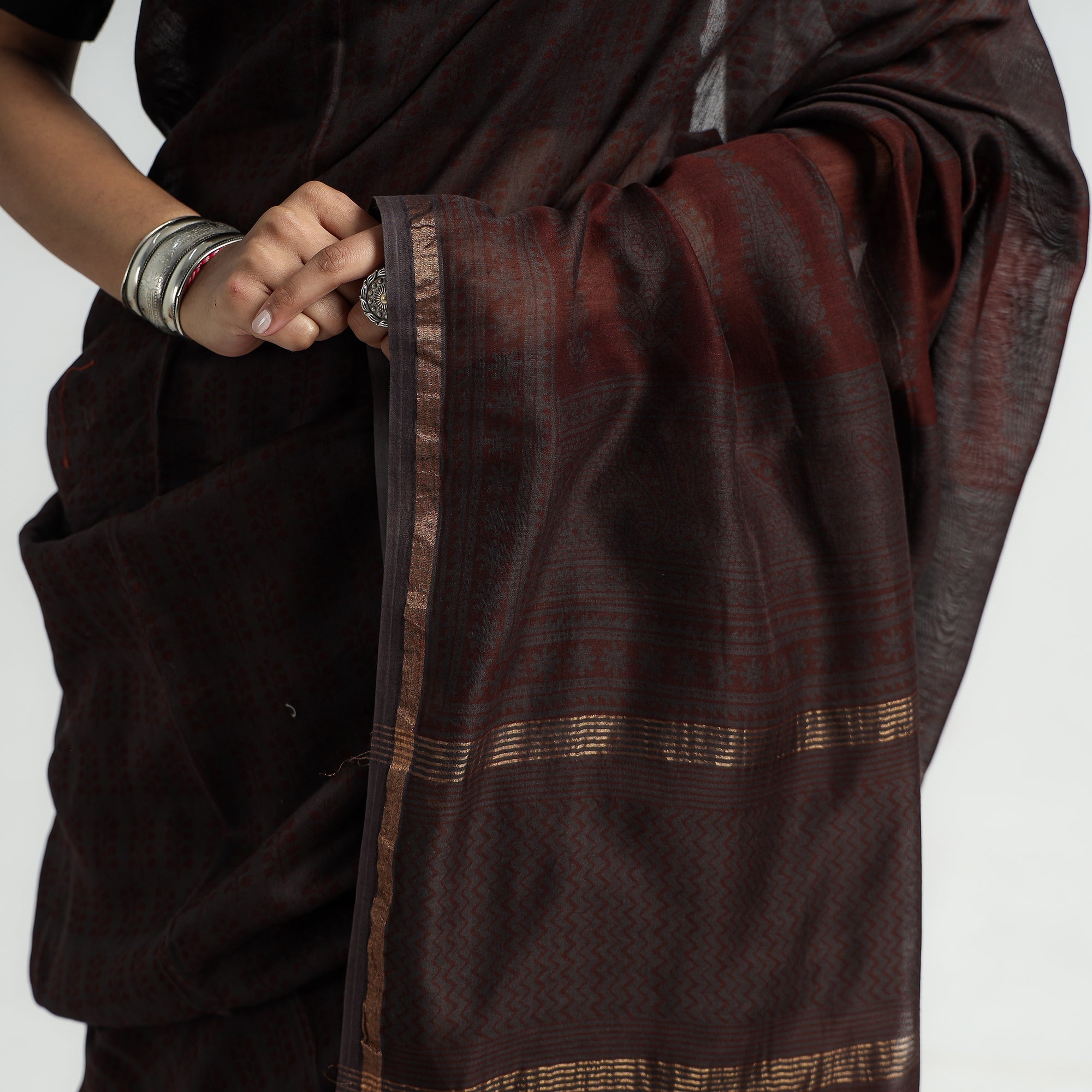 BAGH PRINTS BY MOHAMMED BILAL KHATRI Brown - Bagh Hand Block Printed Natural Dyed Chanderi Silk Saree - view 5