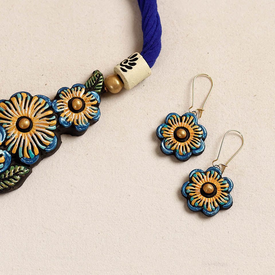 KHUSHBASH - HAPPY LOOM OF EAST Bishnupur Handpainted Terracotta Necklace Set - view 3