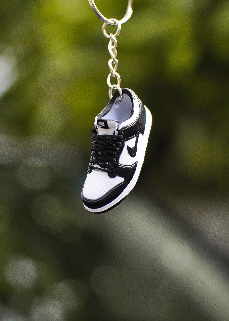 Kicks Machine 3D Sneaker Keychain Panda Dunks - view 2