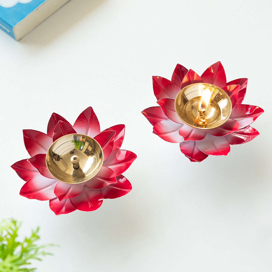 EXCLUSIVELANE 'Jugnu Lotus' Iron Tea Light Holder (Set of 2)