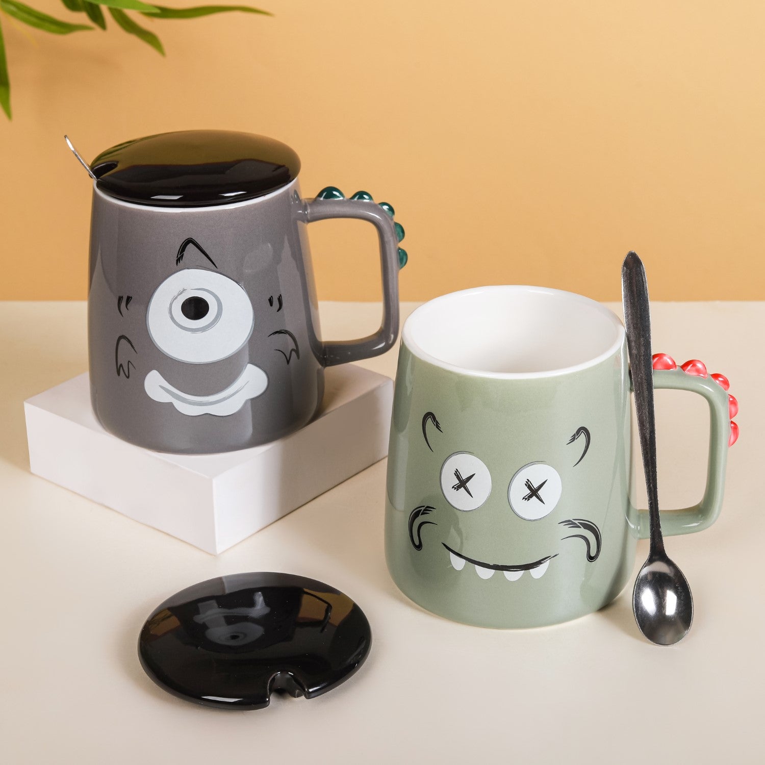 Nestasia Funky Faces Mug