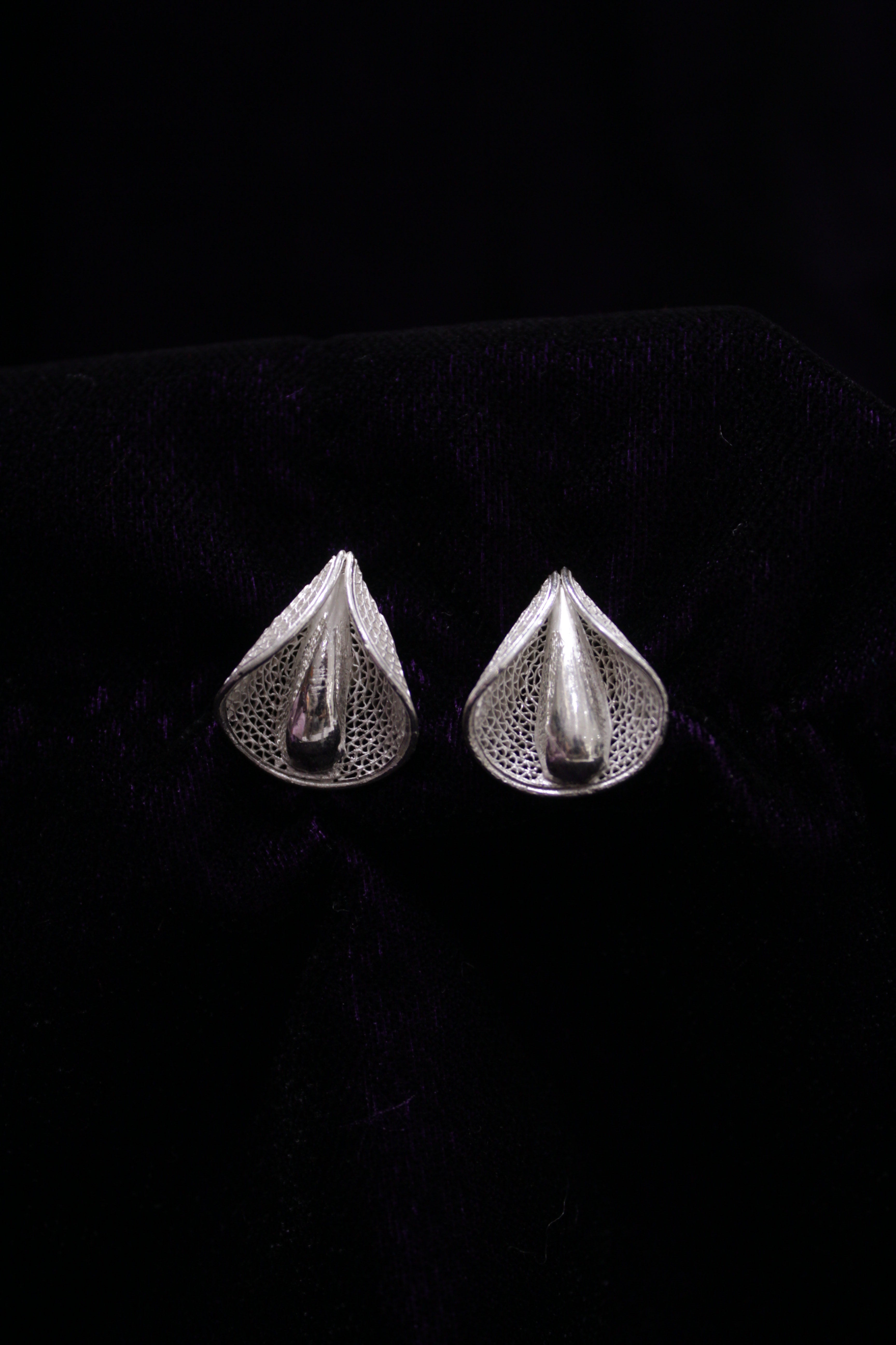 Indianvillez Bouquet Stud Silver Filigree Earrings - view 2