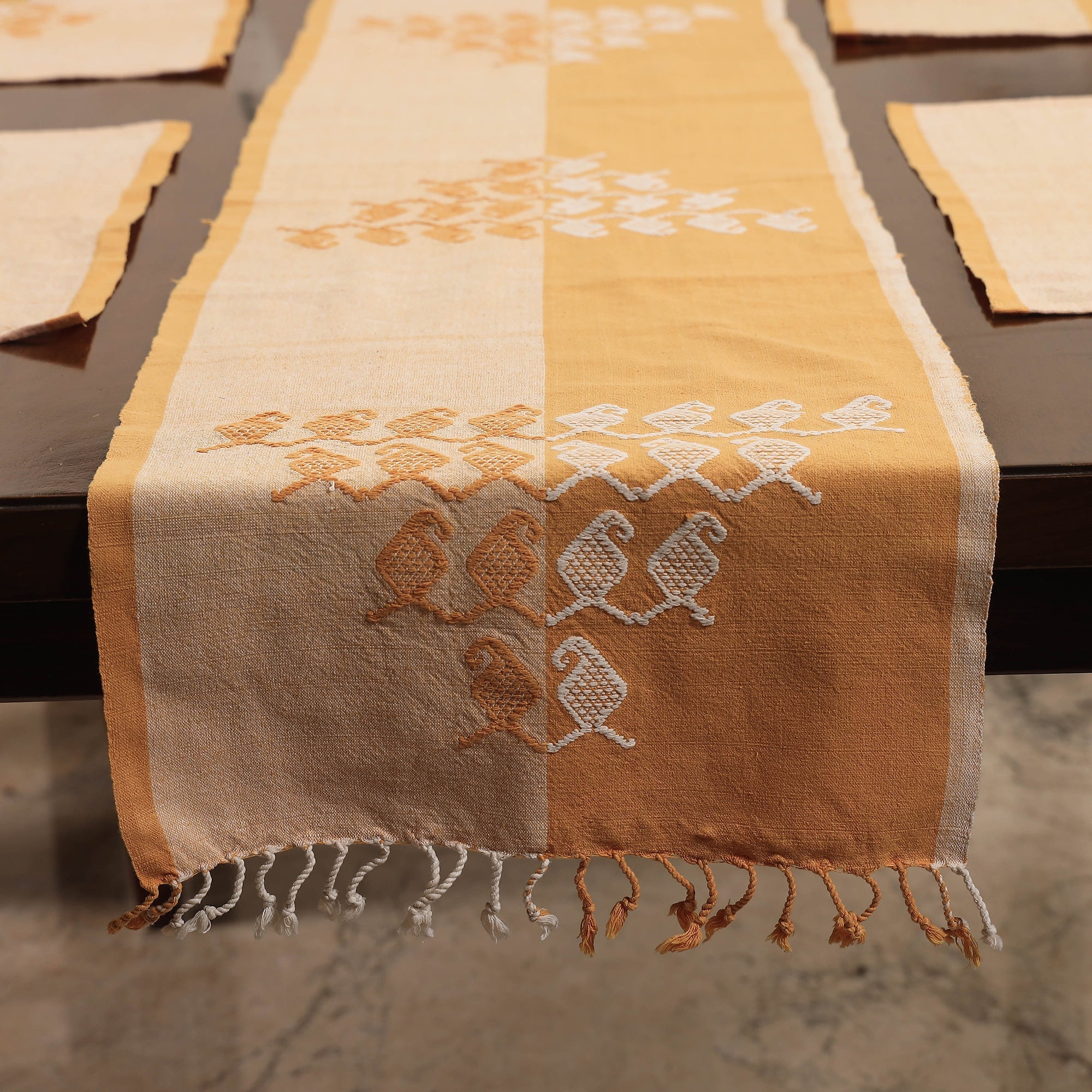 ANTARAN - CRAFTS OF INDIA Beige - Assam Weave Dining Table Runner & Set of 4 Placemats in Handloom Cotton - view 3