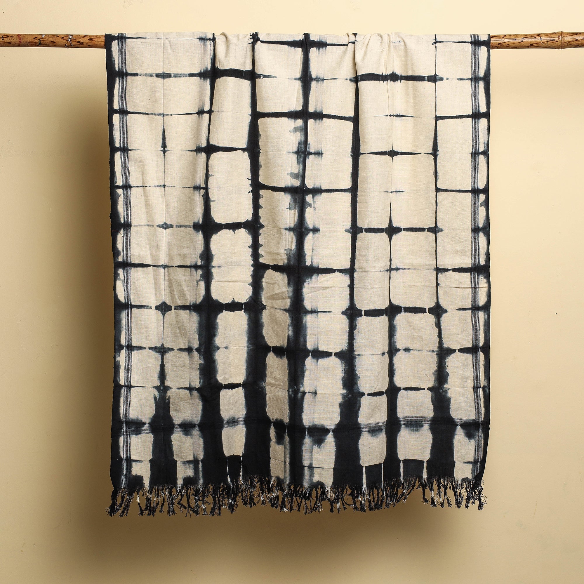 HAVELI CHRONICLES Black - Shibori Tie-dye Cotton Bath Towel - view 3