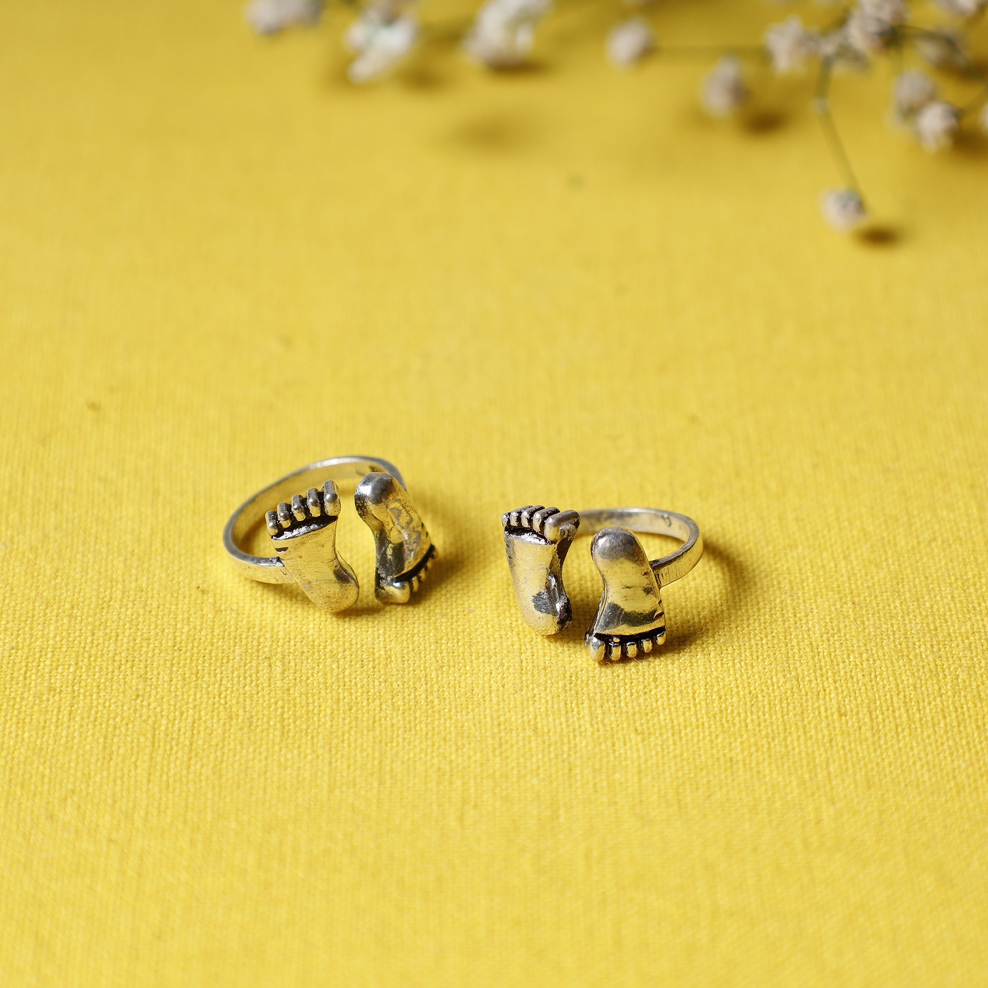 HAVELI CHRONICLES Antique Padma Sterling Silver Toe Rings (Adjustable)