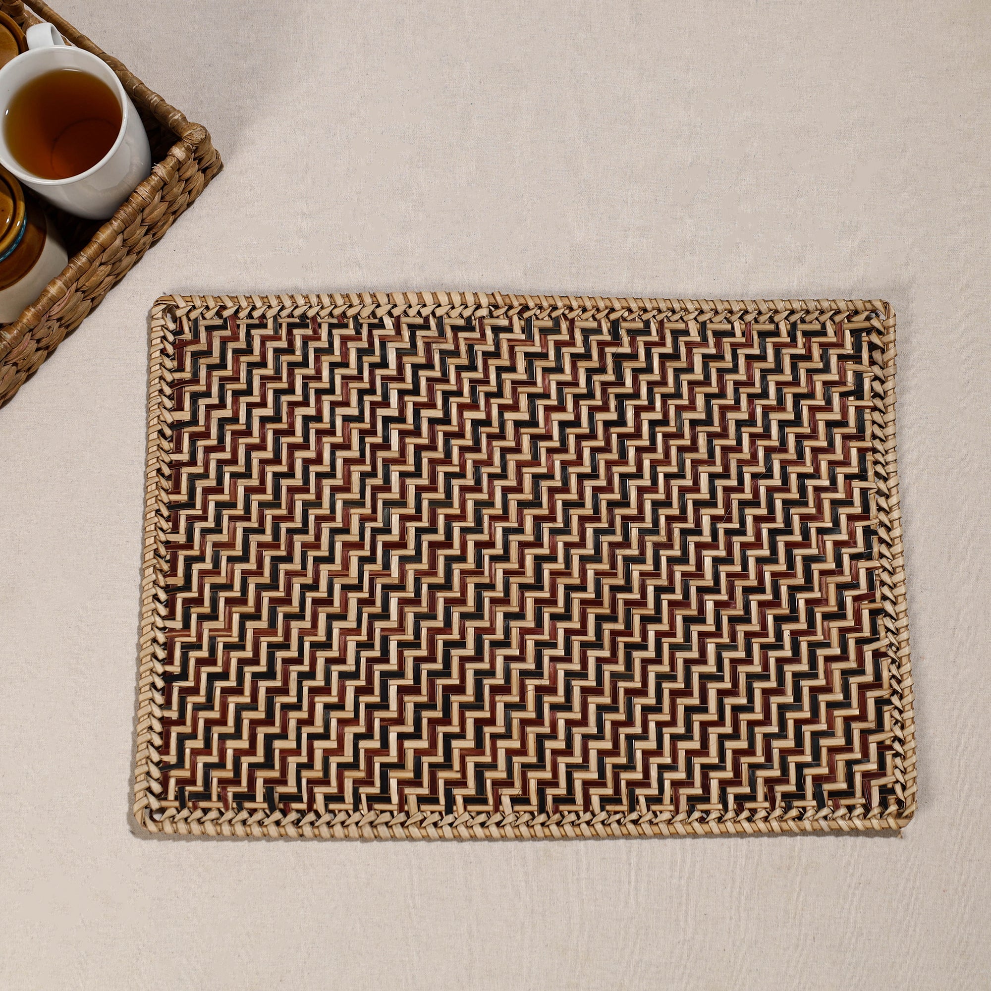 WEAVE INDIA BY SHEIKH MOIDUN NILUFAR Brown - Handmade Water Hyacinth Placemat with Border from Assam (18 x 13 in)