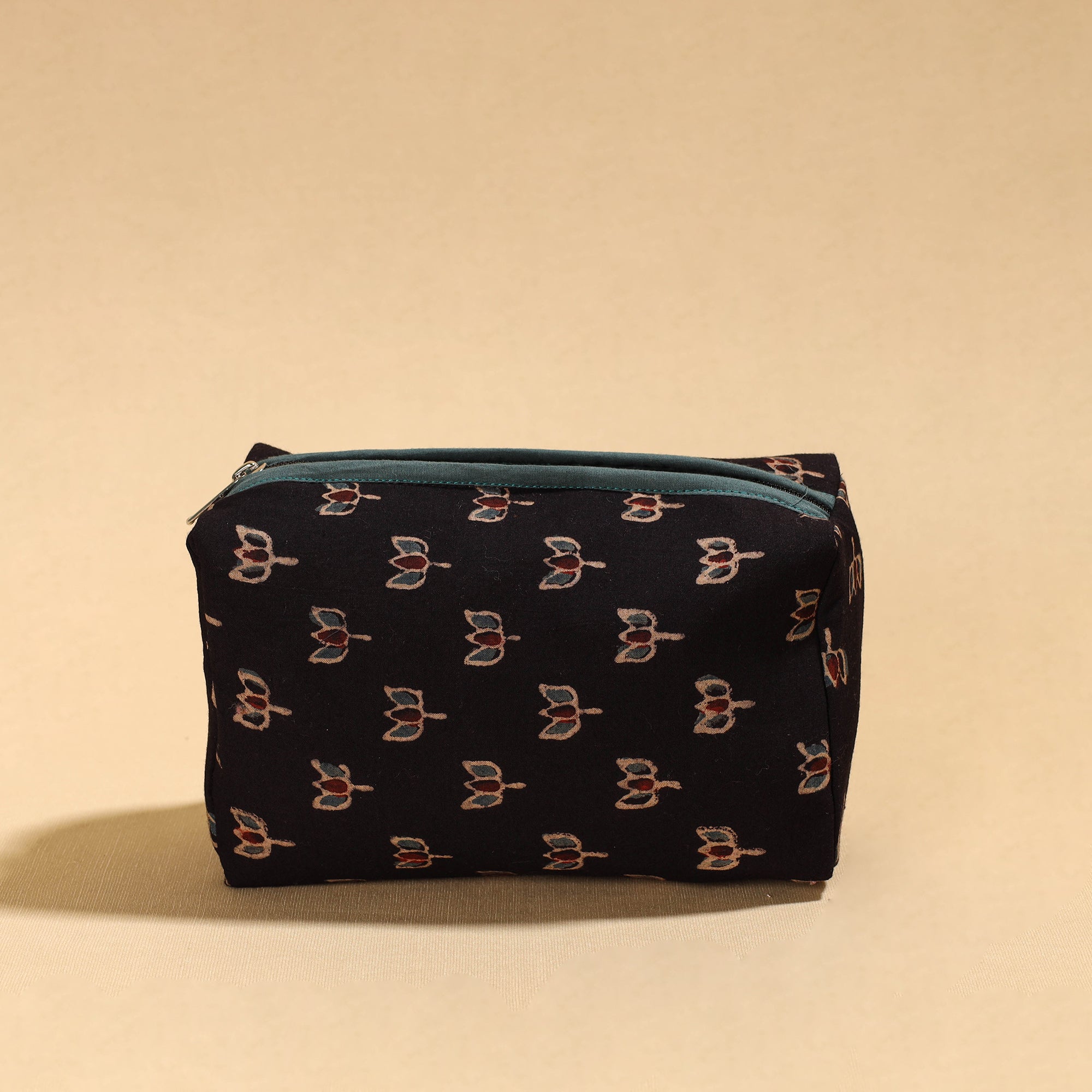 NOORI BAZAR Black - Ajrakh Block Printed Cotton Toiletry Pouch 02 - view 2