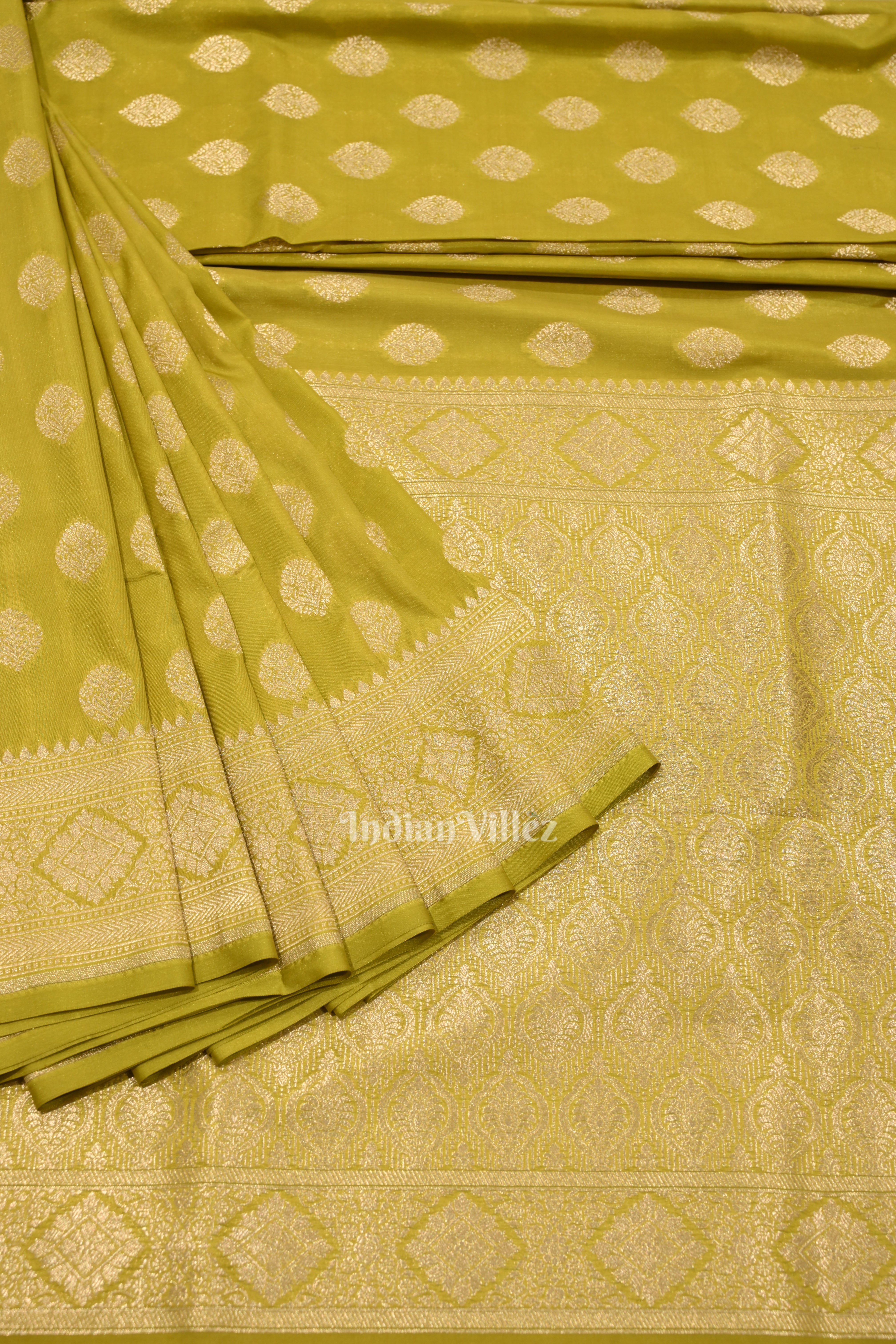 IndianVillèz Mehendi Green Soft Pure Mashru Satin Silk Banarasi Saree