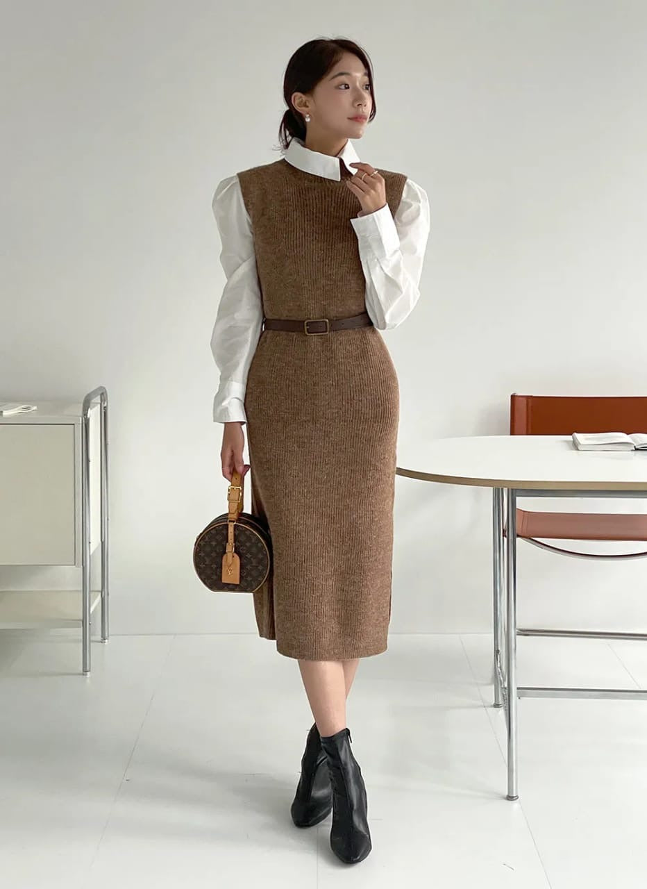 Alamode By Akanksha Rida Premium Winter Coord Set- Top with Dress and Belt - view 6