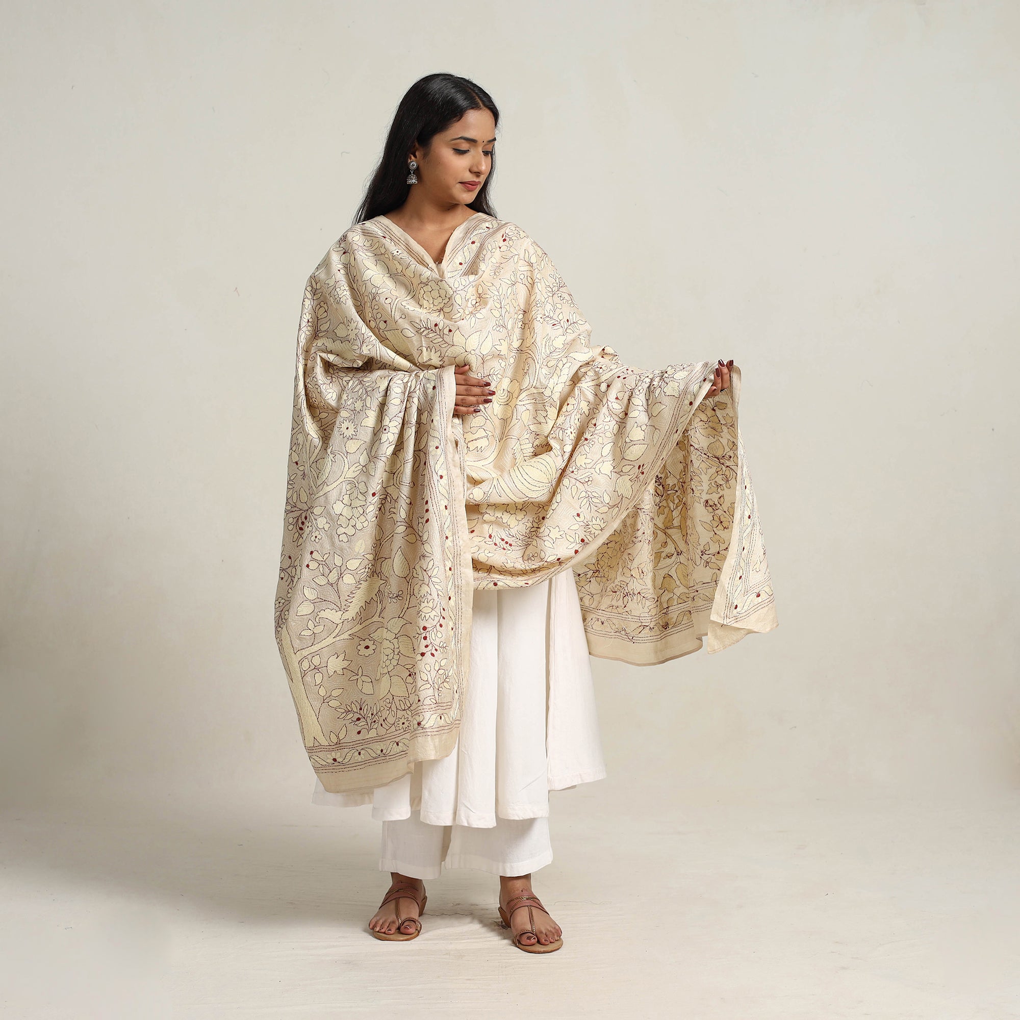 KHUSHBASH - HAPPY LOOM OF EAST Beige - Bengal Handloom Tussar Silk Kantha Embroidery Dupatta 19 - view 2