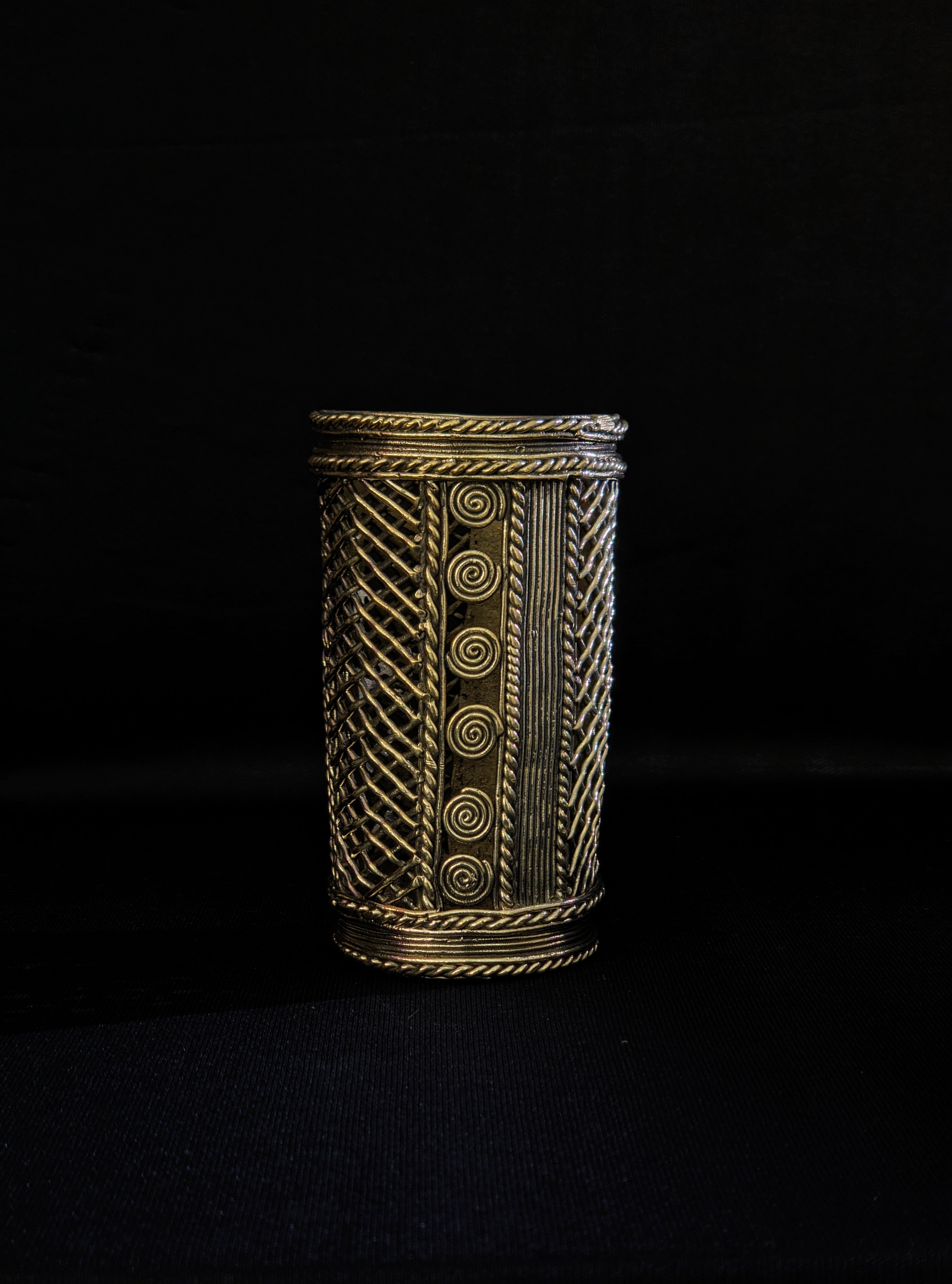 IndianVillèz Dhokra Craft Desk Accessory - Net Design Stationery Stand