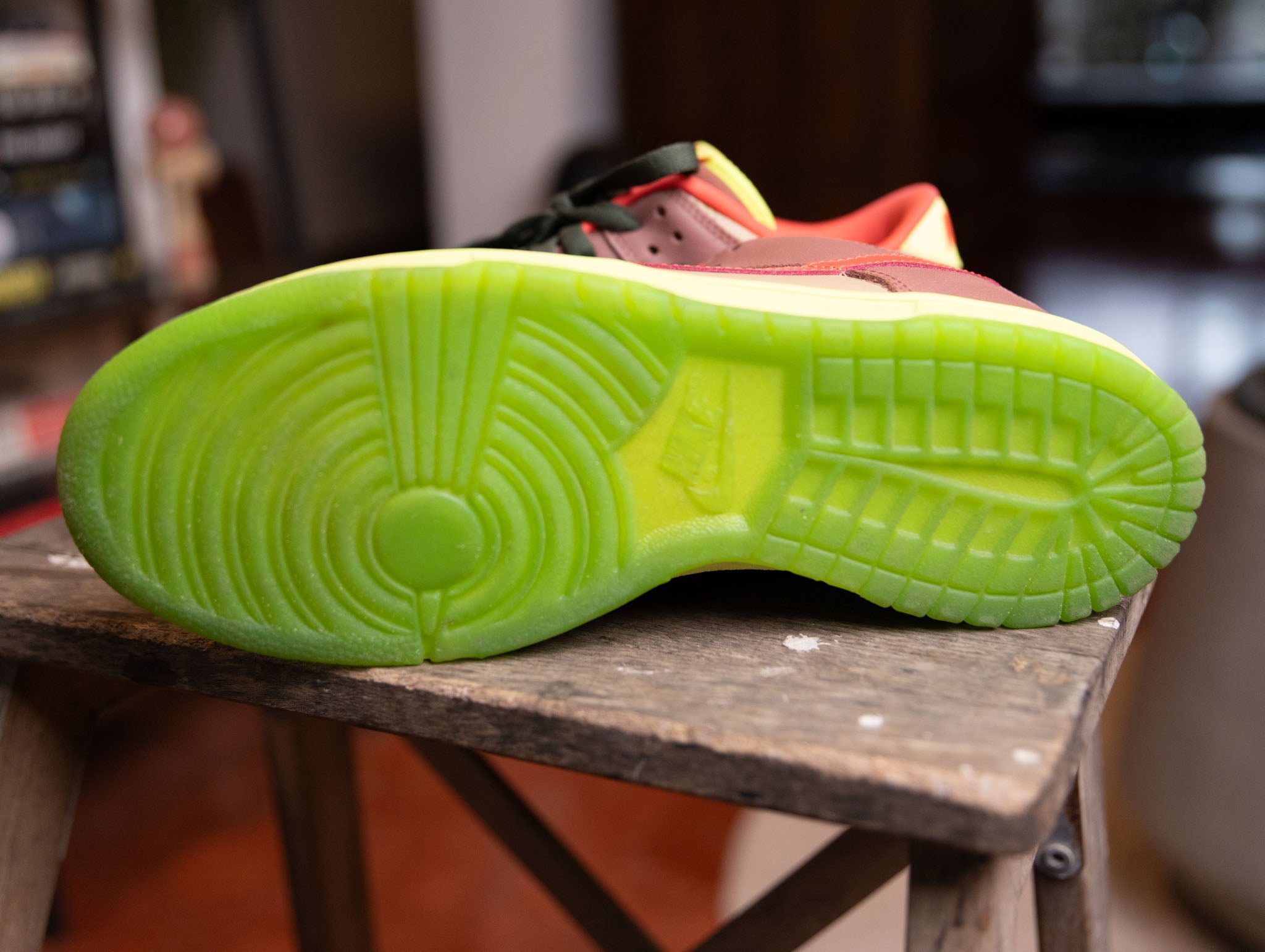 Nike SB Dunk Low Toxic Sea Robin - view 3