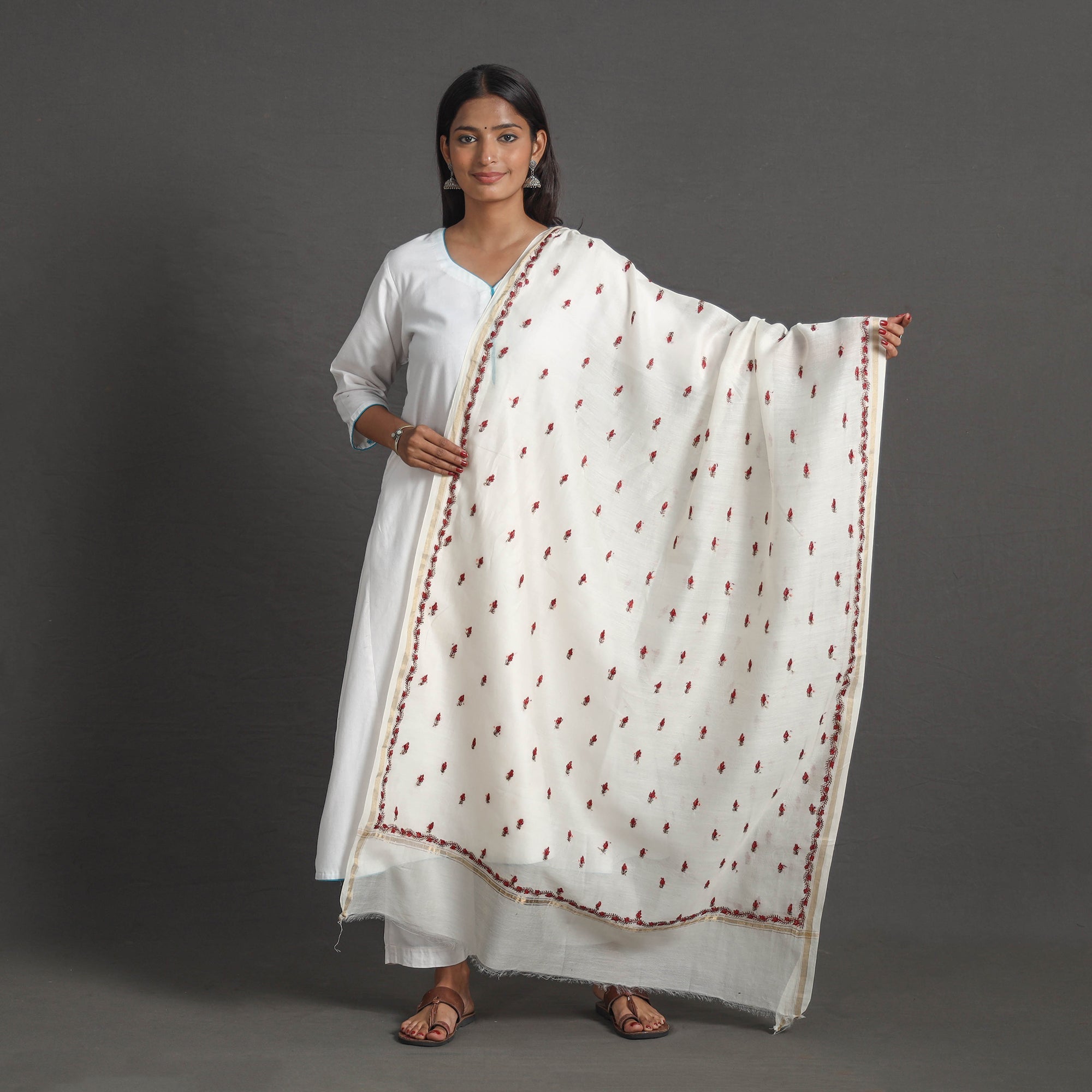 ITOKRI CRAFTS INITIATIVE Handloom Chanderi Silk Kashida Embroidery Dupatta 02