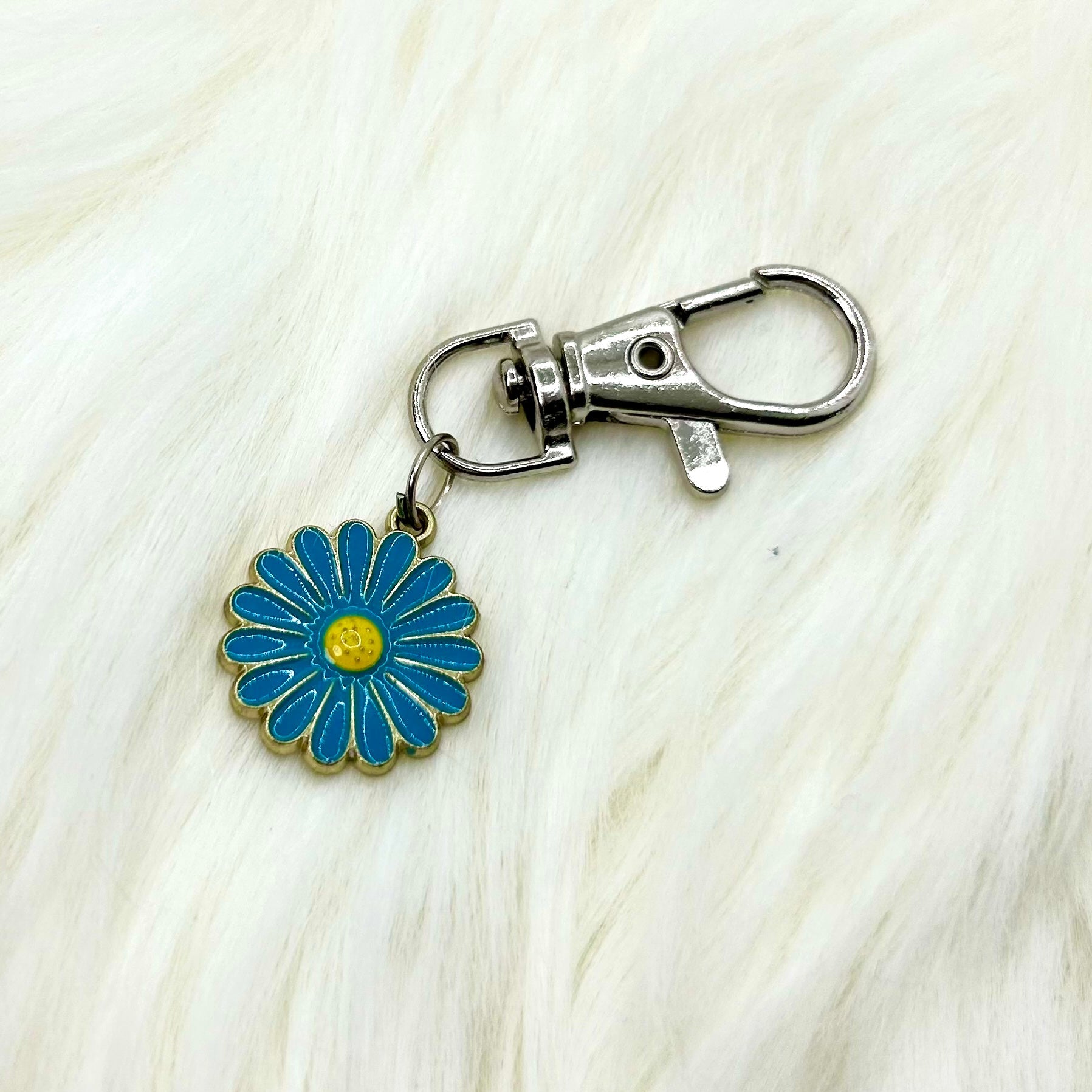 Casebasket True Blue Bloom Phone Charm - view 2