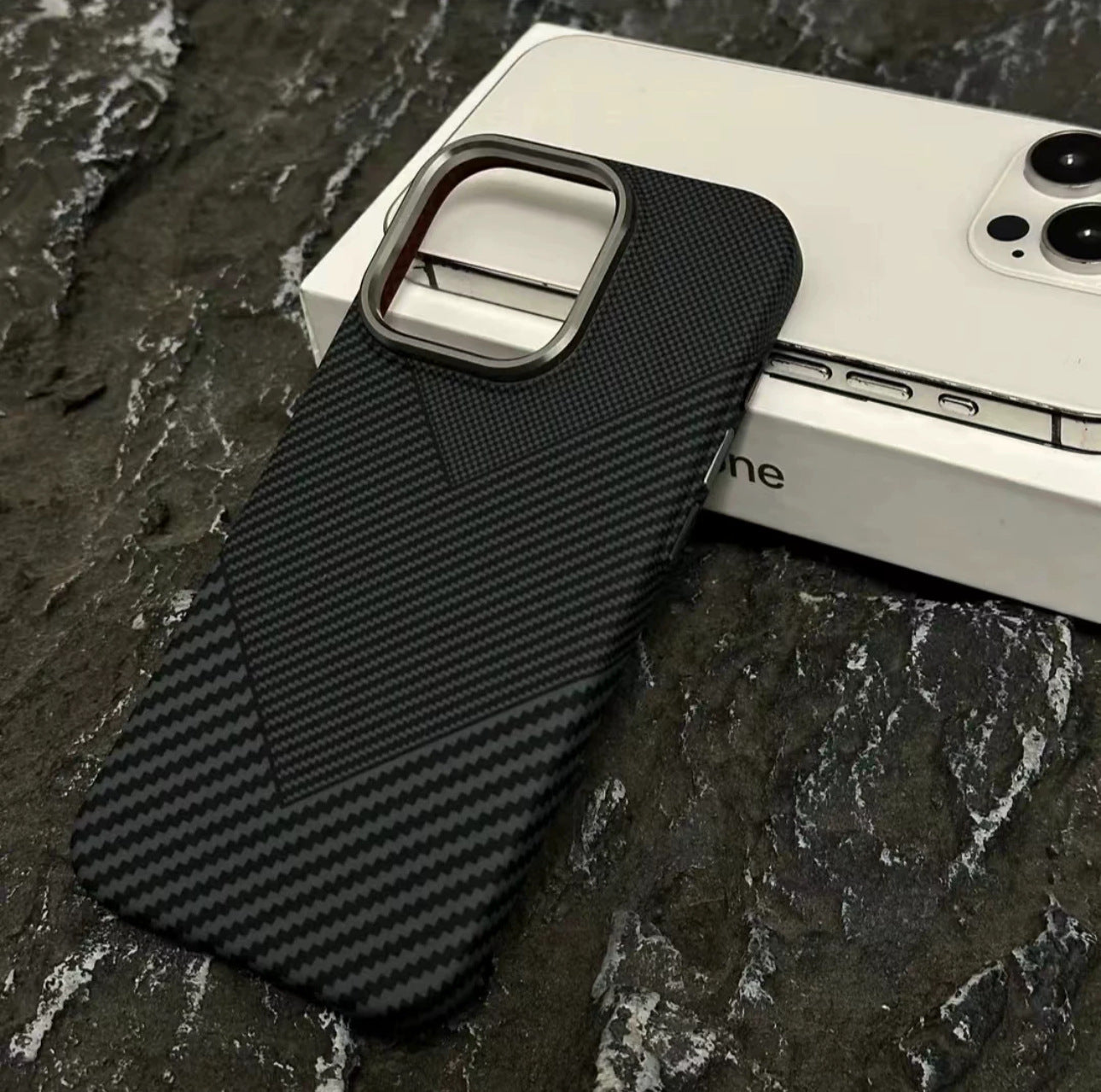 Million Cases iPhone 16 Series Rugged Elite Carbon Fiber Armor Case - view 9