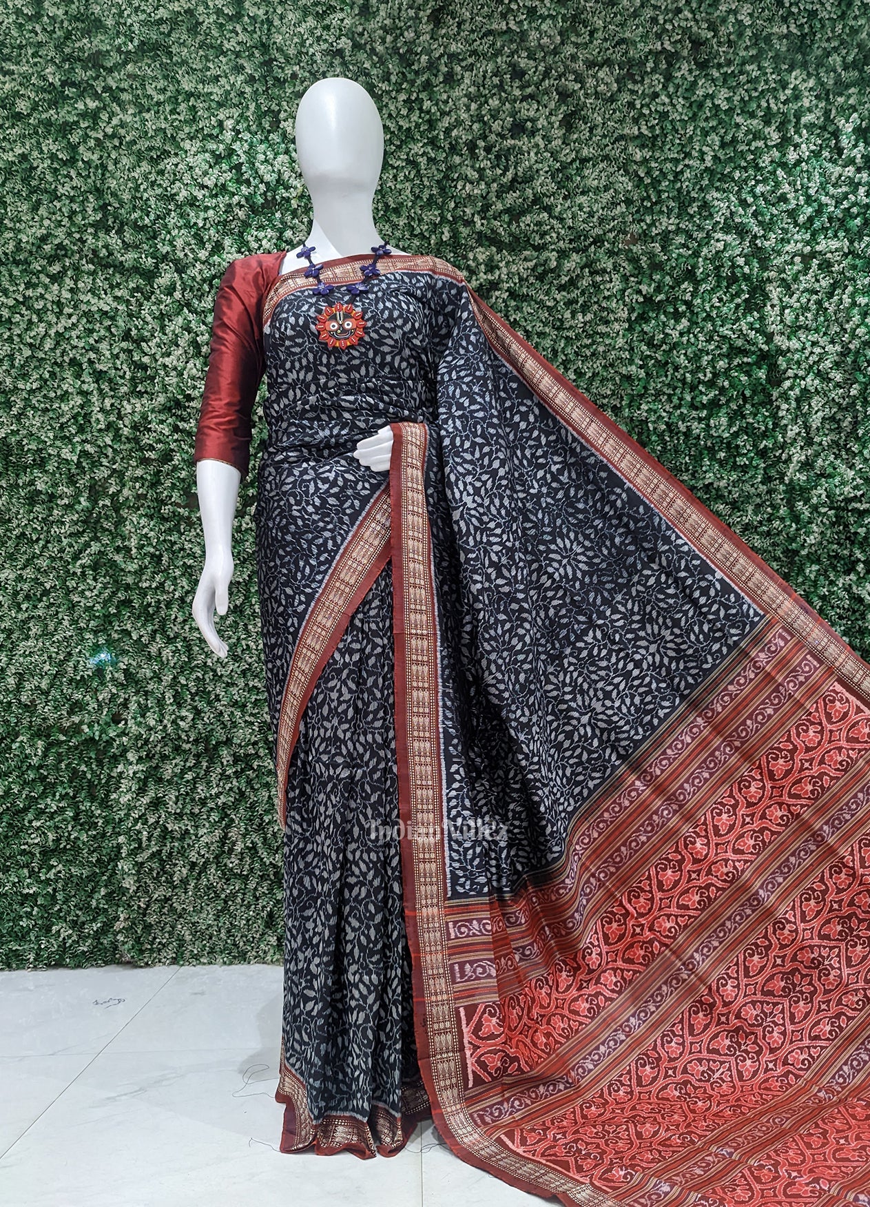 IndianVillèz Exclusive Black Red Floral Theme Sambalpuri Silk Saree