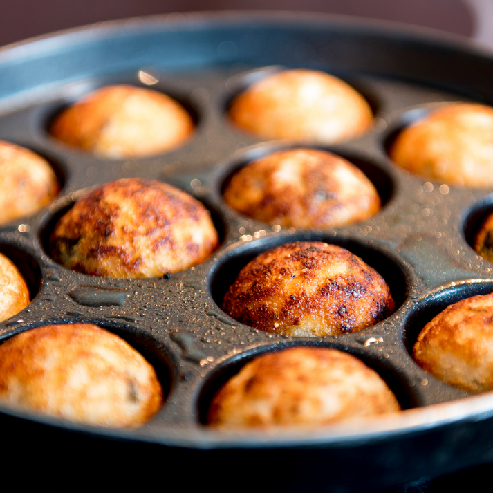 Trilonium Triple Seasoned Cast Iron Paddu tawa | Paniyarakkal | Paniyaram Pan 12 Pits | Black - view 7
