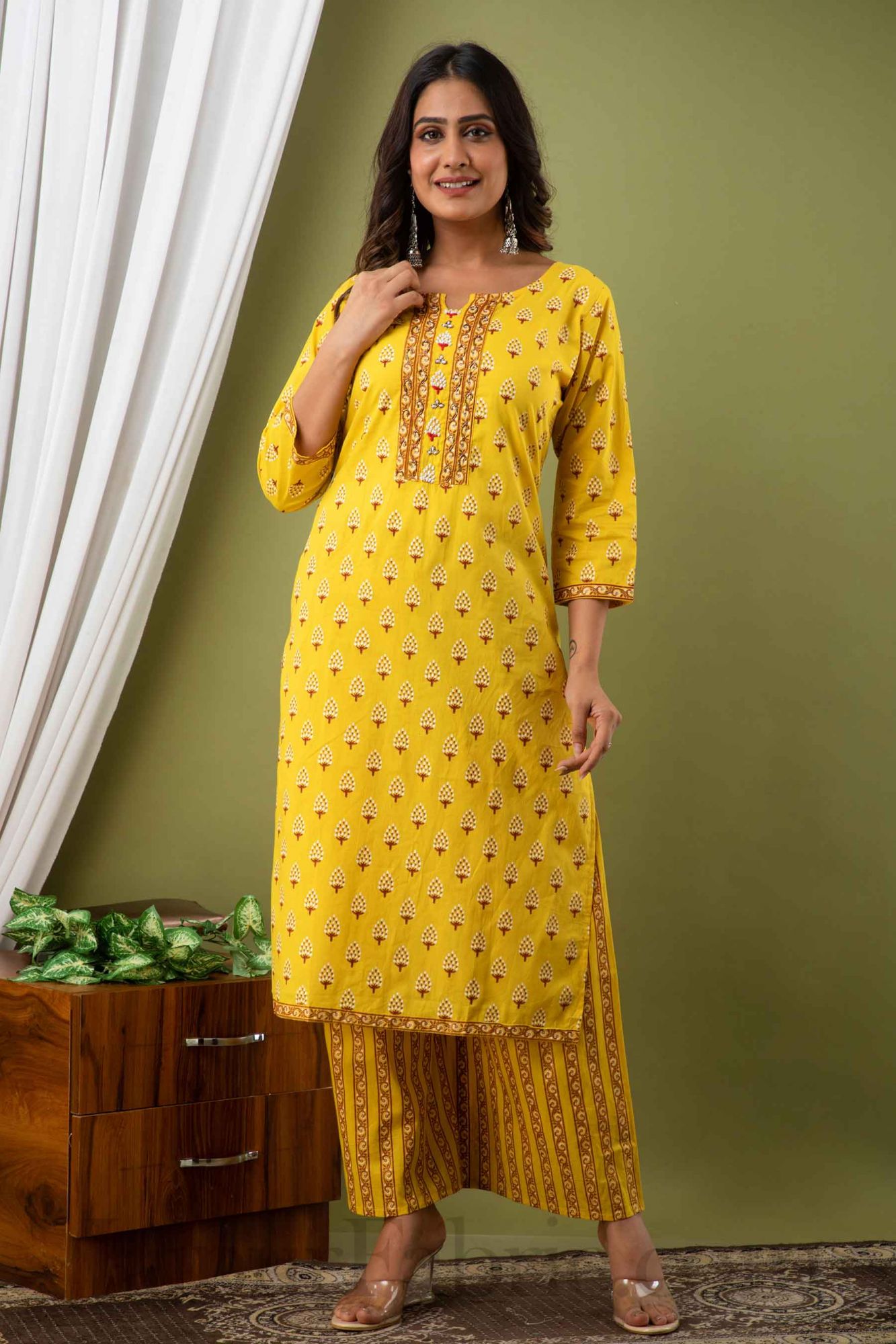 JaipurFabric® Women Yellow Cotton Kurti With Palazzo