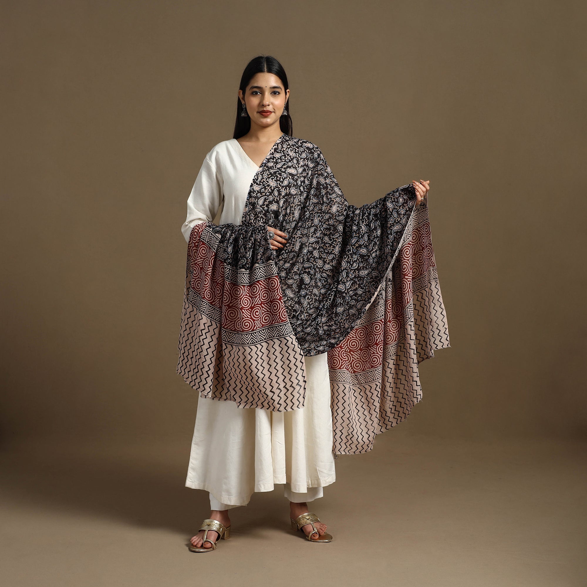 ARTISAN HAND BLOCK PRINTS Black - Block Print Mul Cotton Bagru Dupatta 02