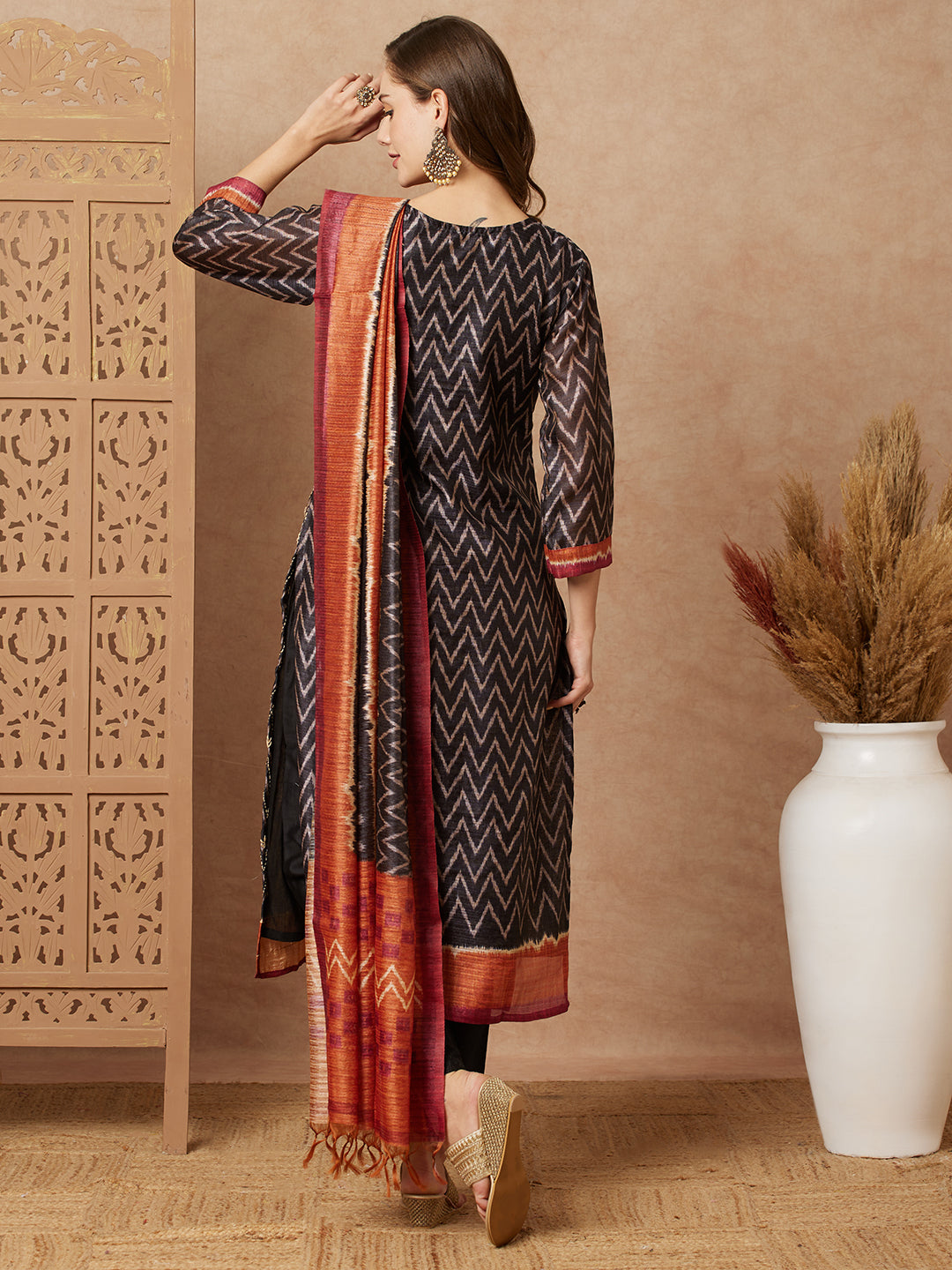 Fashor Ethnic Chevron Printed & Kantha Embroidered Straight Fit Kurta with Pant and Dupatta - Black - view 6