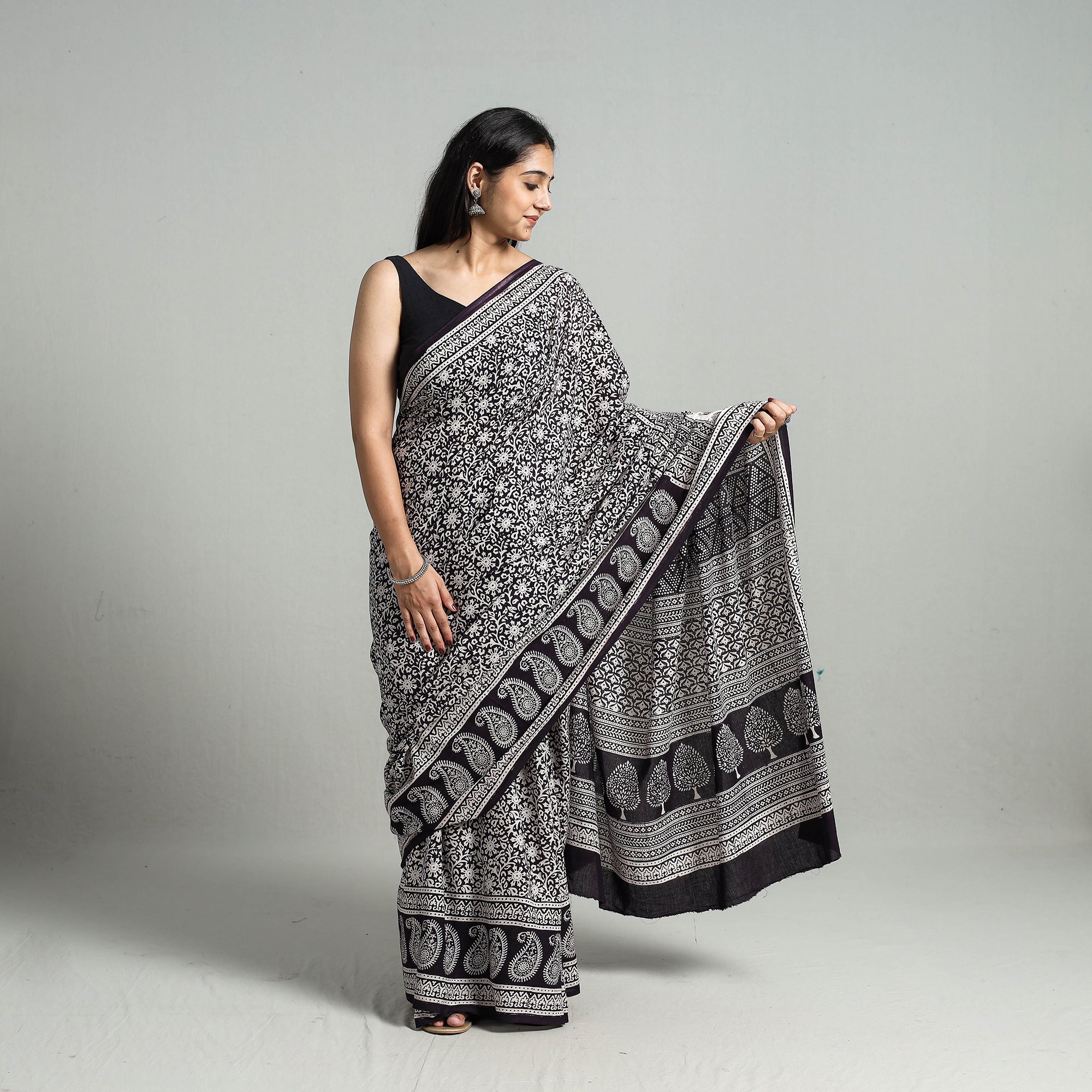 BAGH PRINTS BY MOHAMMED BILAL KHATRI Black - Natural Dyed Bagh Print Cotton Saree with Blouse Piece 04 - view 2